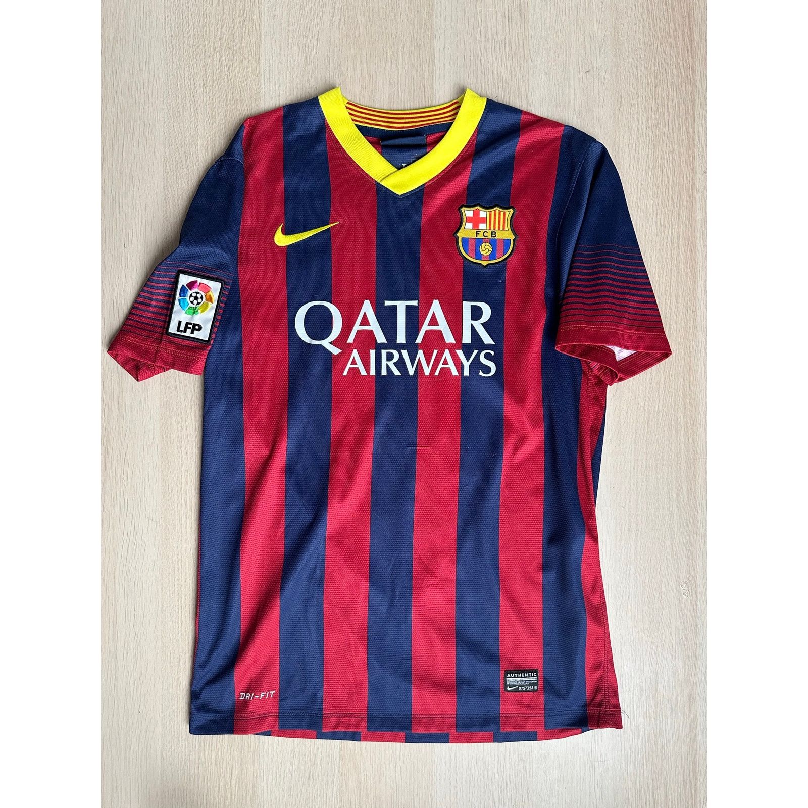 Nike Vintage Nike FC Barcelona Home Kit Men's Small - Authentic Size US S / EU 44-46 / 1 - 1 Thumbnail