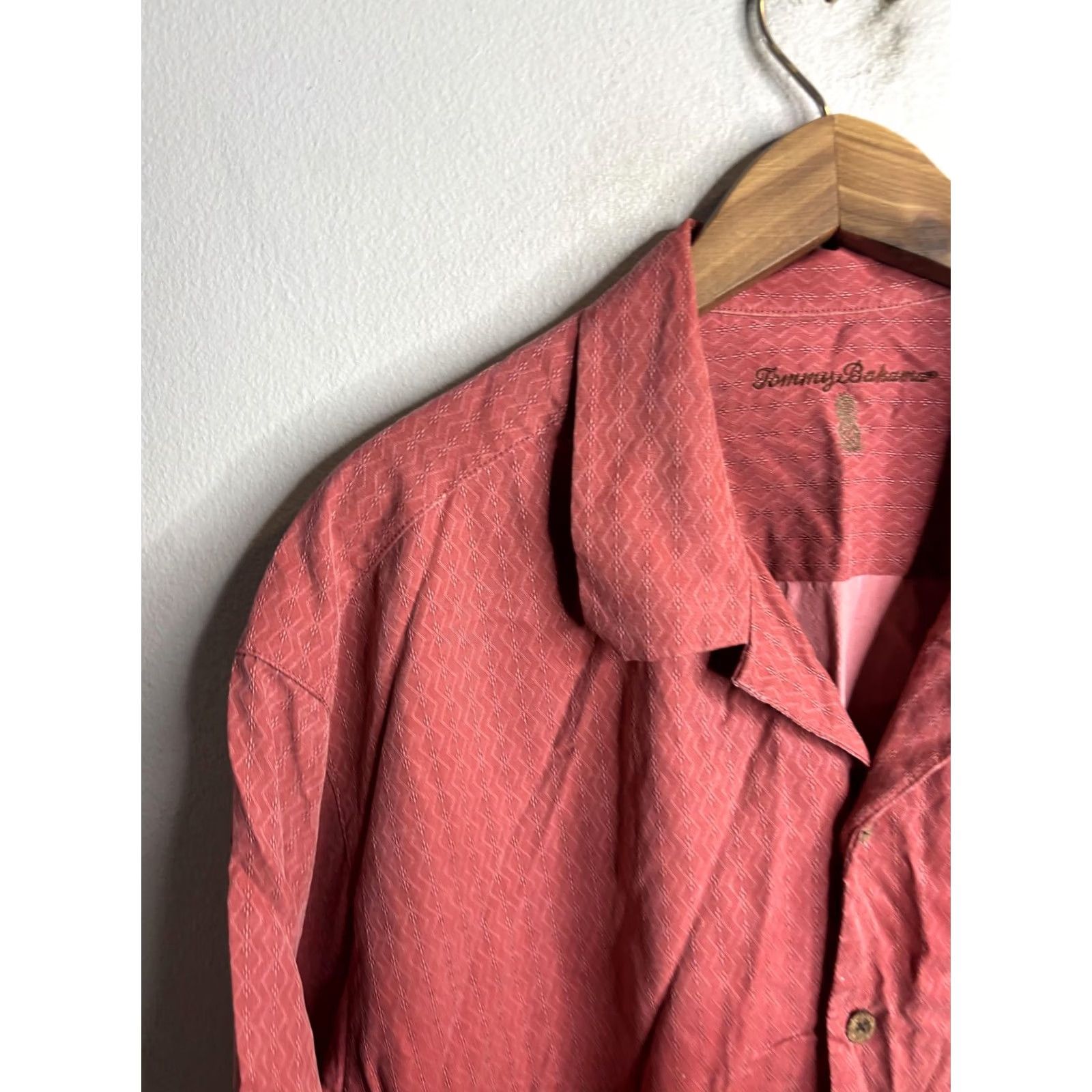 Tommy Bahama Tommy Bahama Shirt Mens XL Red Silk Geometric Camp Button Front Casual Size US XL / EU 56 / 4 - 2 Thumbnail