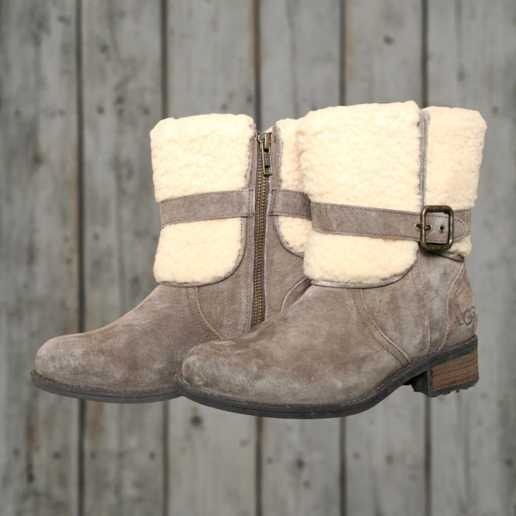 Ugg UGG Blayre II Boots Women Size 5 Brown Sheepskin Cuff Lined High Ankle Zip Bootie Size US 5 / IT 35 - 1 Thumbnail