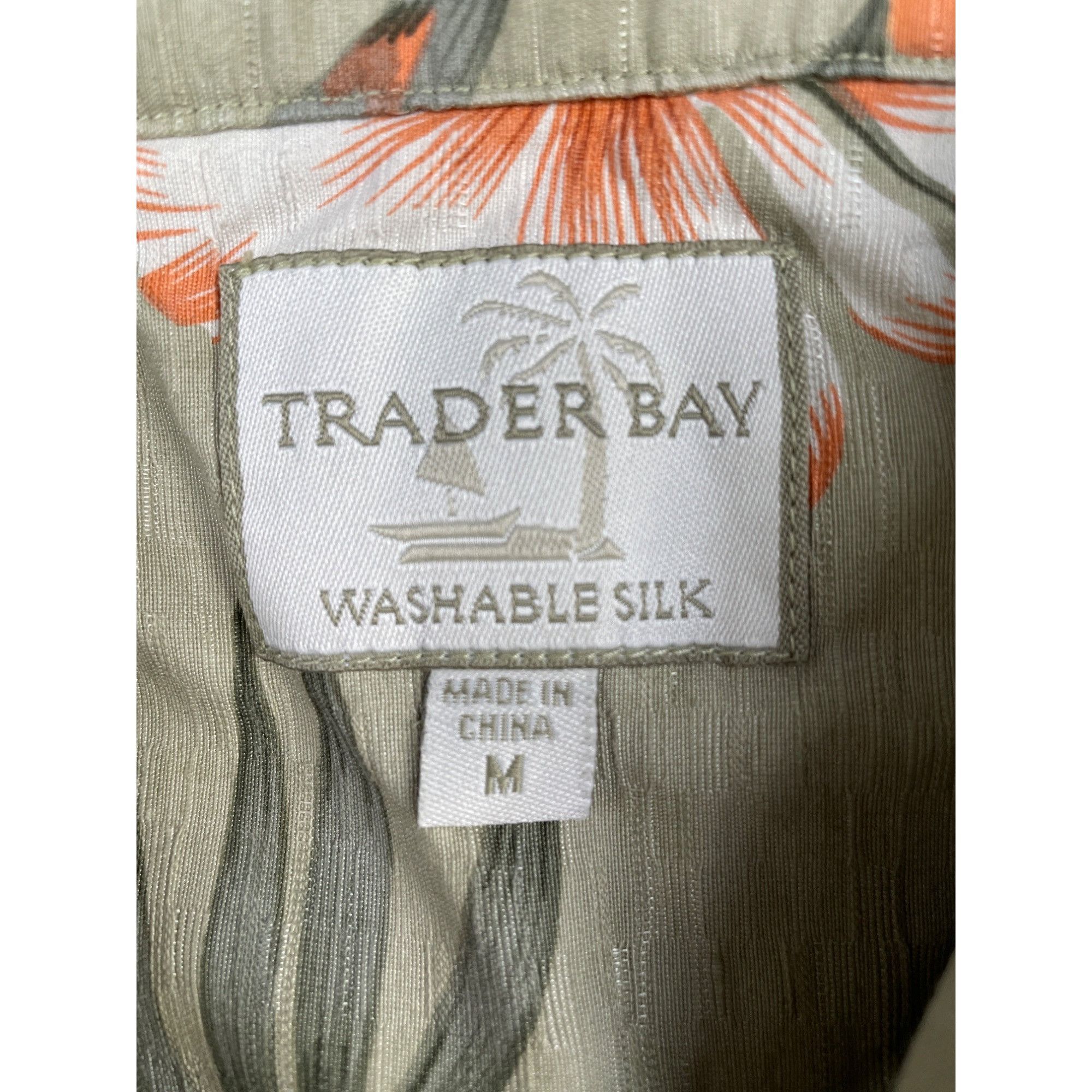 Other Traders Bay Men's Green Floral Washable Silk Button Up Size Size US M / EU 48-50 / 2 - 4 Thumbnail