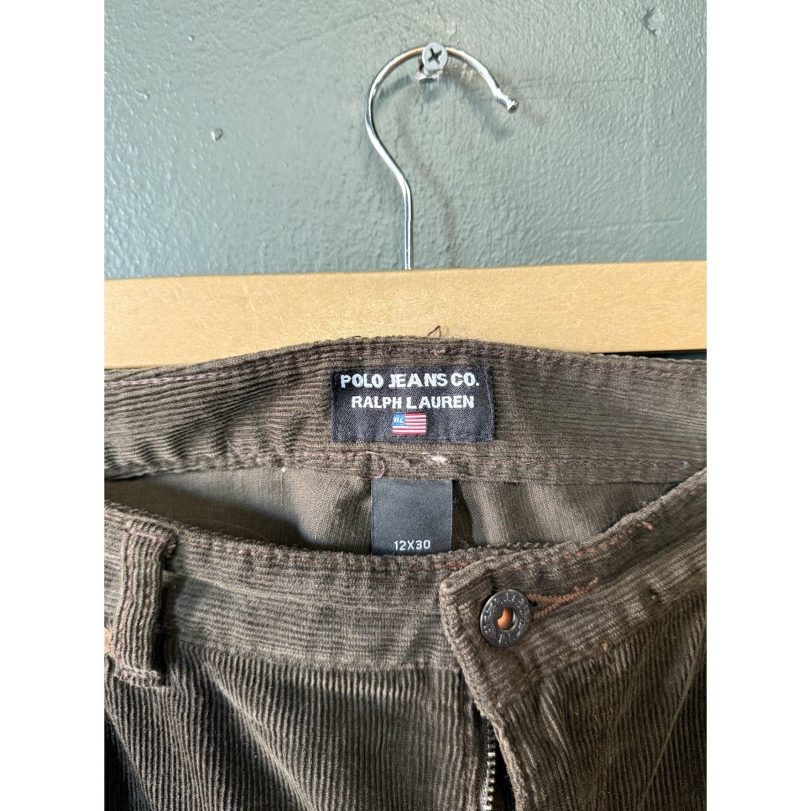 Polo Ralph Lauren Polo Ralph Lauren Polo Ralph Lauren Brown Corduroy Straight Leg Pants Regular Size 12 Inseam 30 Men Chino Corduroy Pants Mens Brown 12 x 30 Size US L / EU 52-54 / 3 - 3 Thumbnail