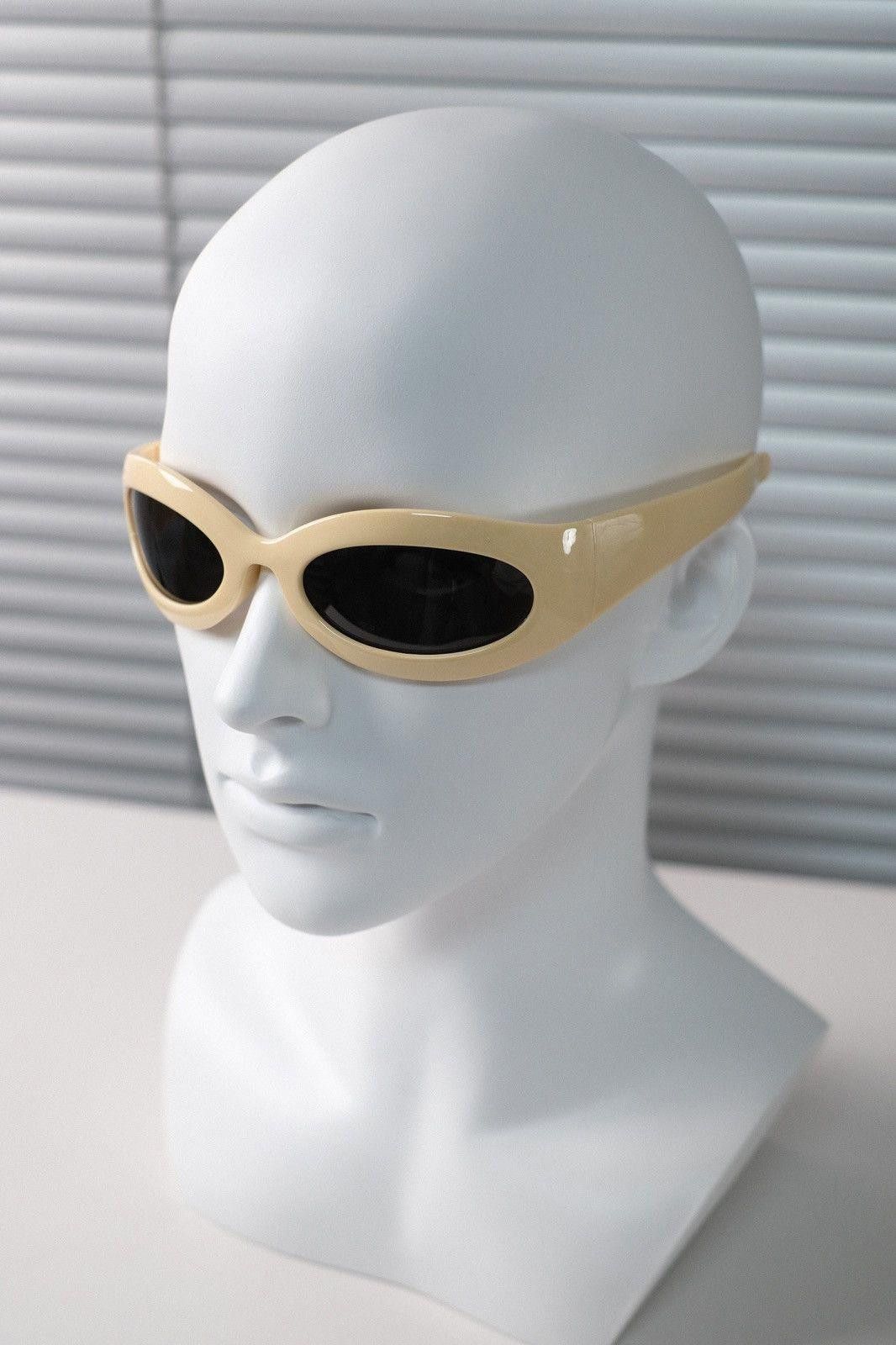Hypebeast Vtg Y2K Avant Garde Sunglasses Yellow Unisex One Size Size ONE SIZE - 1 Thumbnail