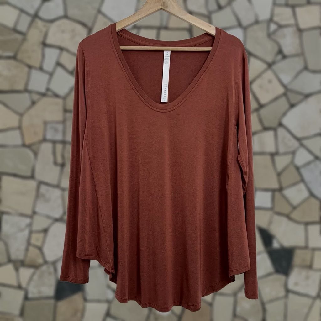 Lululemon Lululemon Distressed Multicolor Logo Relaxed T‑Shirt Dark Orange 6 Women’s Casual/Workwear Athletic Top Shirt Menstrual? Size M / US 6-8 / IT 42-44 - 1 Thumbnail
