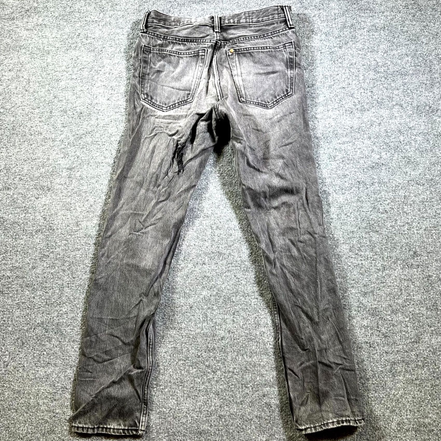 H&M H&M Jeans Mens 30x32 Gray Denim Relaxed Straight Leg Shirt? Size US 30 / EU 46 - 2 Thumbnail
