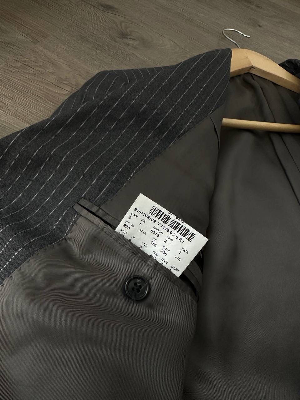 Corneliani × Vintage Vintage Corneliani Lana Extrafine Gray Striped 48R Suit Size 48R - 19 Thumbnail