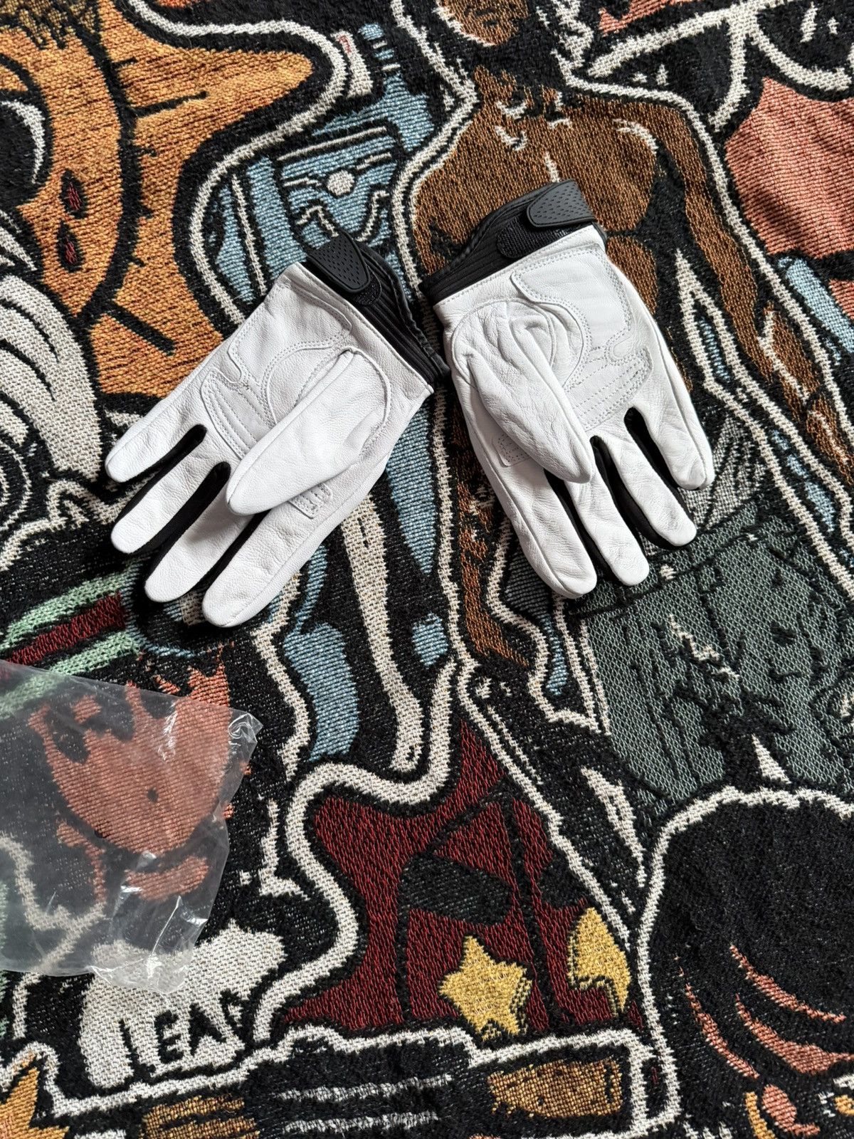 The GV Gallery Raspberry hills gloves size m Size ONE SIZE - 3 Thumbnail