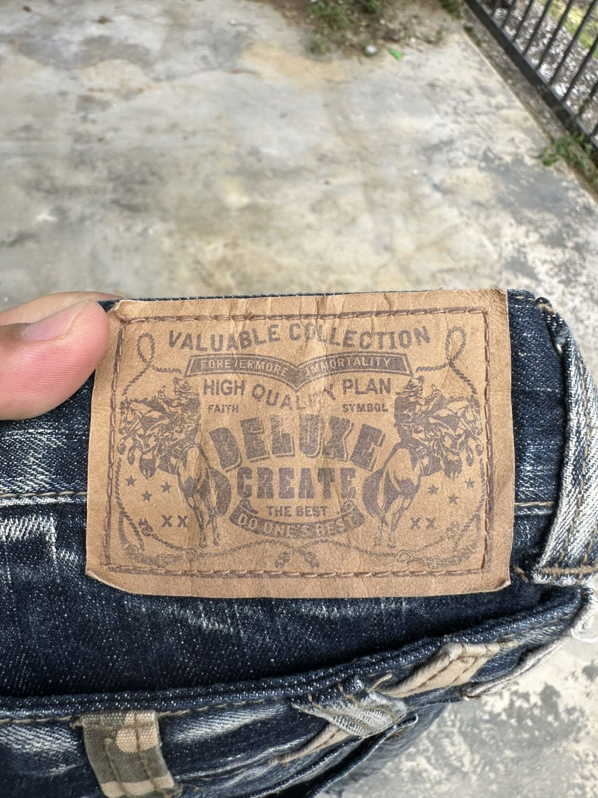 Japanese Brand Vintage Y2K Deluxe Whiskering Faded Style Double Waist Pant Size US 33 - 5 Thumbnail