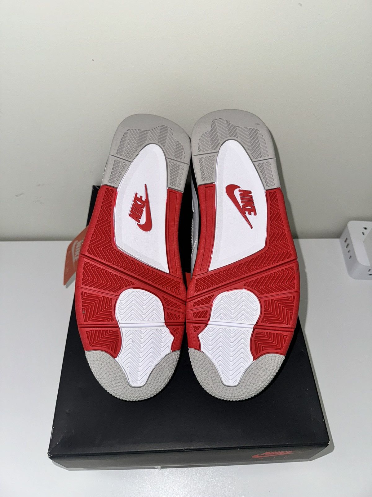 Jordan Brand Air Jordan 4 Retro Og ‘Fire Red’ 2020 Size US 9.5 / EU 42-43 - 7 Thumbnail