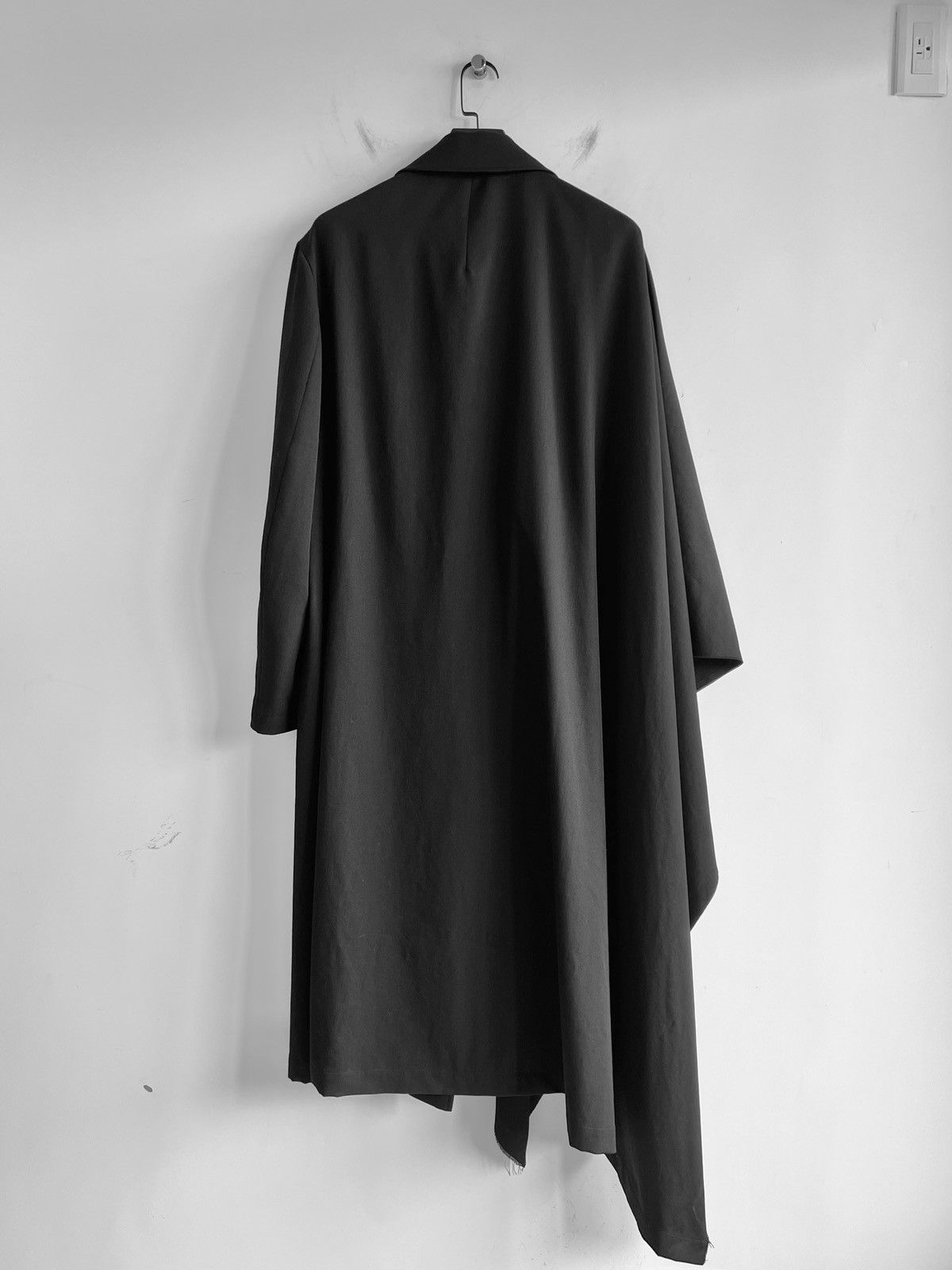 Yohji Yamamoto Yohji Yamamoto Pour Homme - Asymmetric Right Cape Coat Size US S / EU 44-46 / 1 - 5 Thumbnail