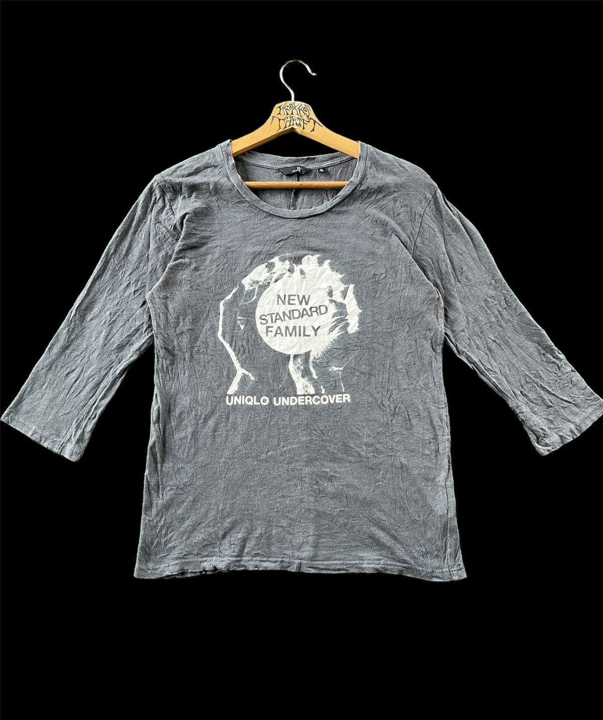 Japanese Brand × Undercover × Uniqlo 🔥Undercover X Uniqlo Big Logo 3 Quarter Tees Japan Size M / US 6-8 / IT 42-44 - 1 Thumbnail