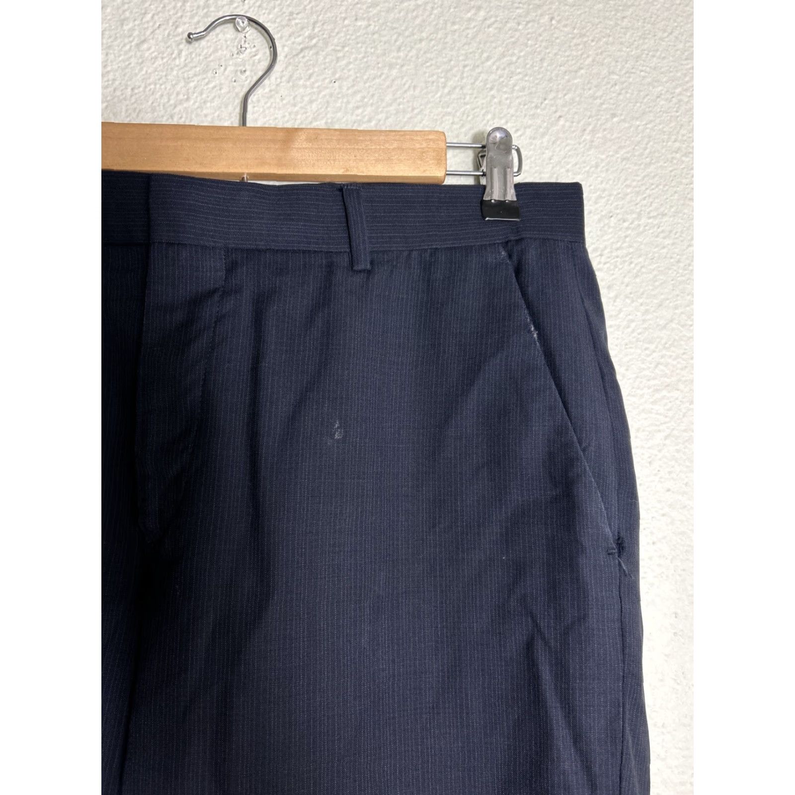 Banana Republic VINTAGE Banana Republic Mens 33x30 Classic Fit Wool Pants Navy Blue Pinstripe Flaw Dress Pants Mens Size US 33 - 6 Thumbnail