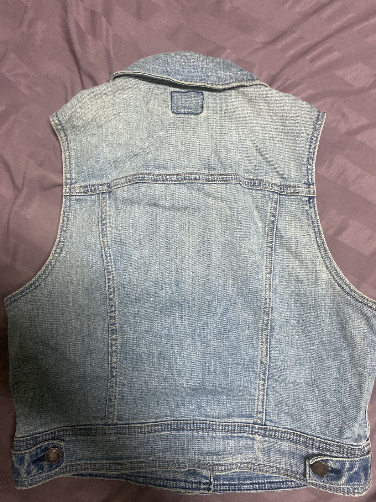 American Eagle Outfitters merican Eagle Outfitters Light Wash Denim Vest Women's Size M / US 6-8 / IT 42-44 - 3 Thumbnail