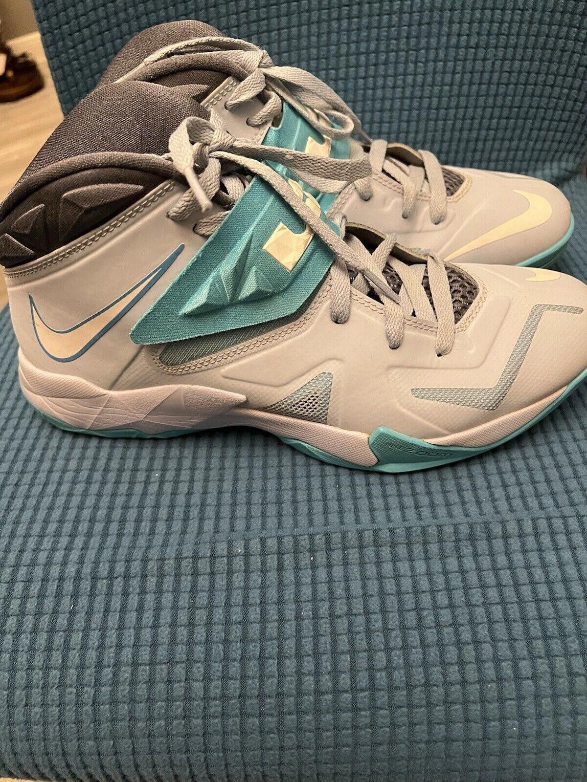 Nike Size 9 - Nike Zoom Soldier 7 Gray Size US 9 / EU 42 - 2 Thumbnail