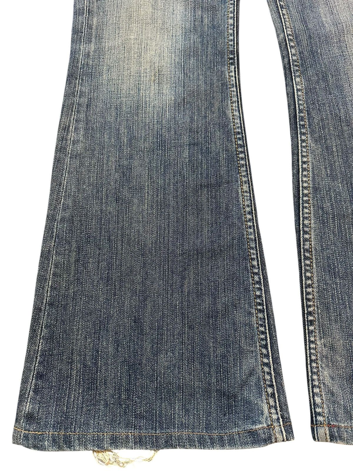 Japanese Brand Vintage Japanese Brand Blue Faded Wash Style Flare Wide Leg Size US 32 / EU 48 - 7 Thumbnail