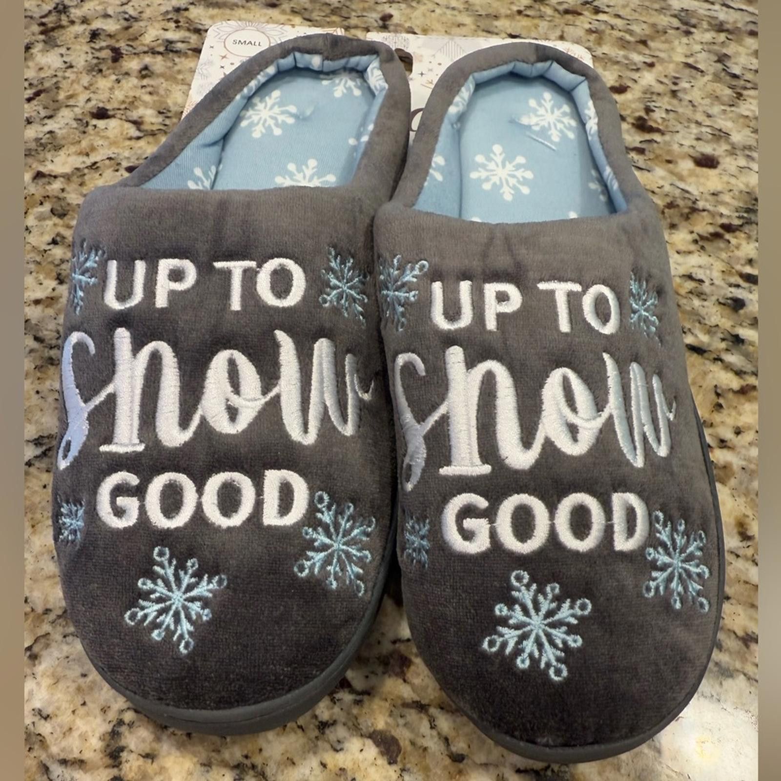 Warren Lotas Lola winter slippers embroidered snowflakes SZ SM 5-6 Size US 7.5 / IT 37.5 - 1 Thumbnail