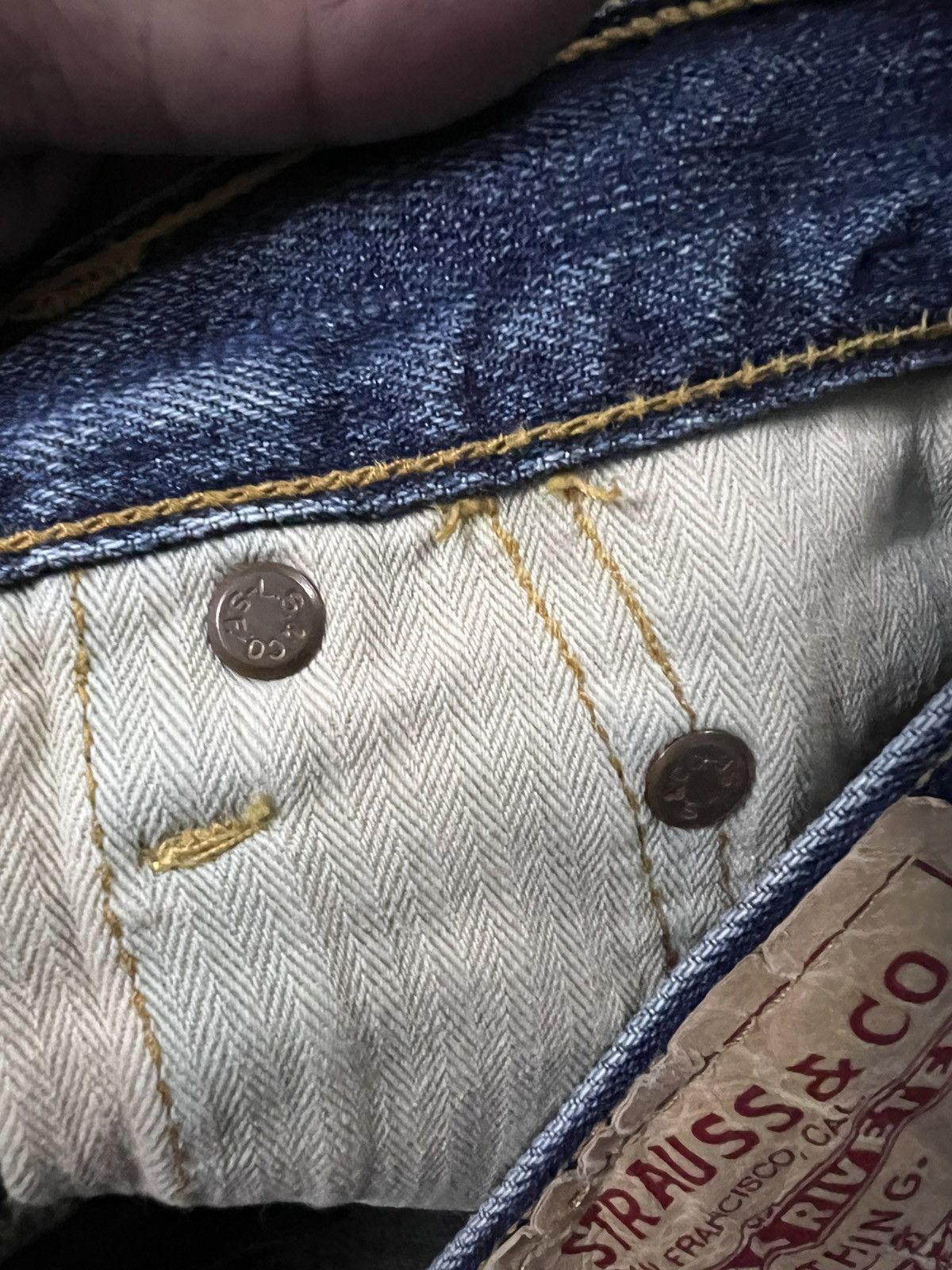 Levi's VINTAGE LEVIS 505 DISTRESSED JEANS Size US 32 / EU 48 - 14 Thumbnail