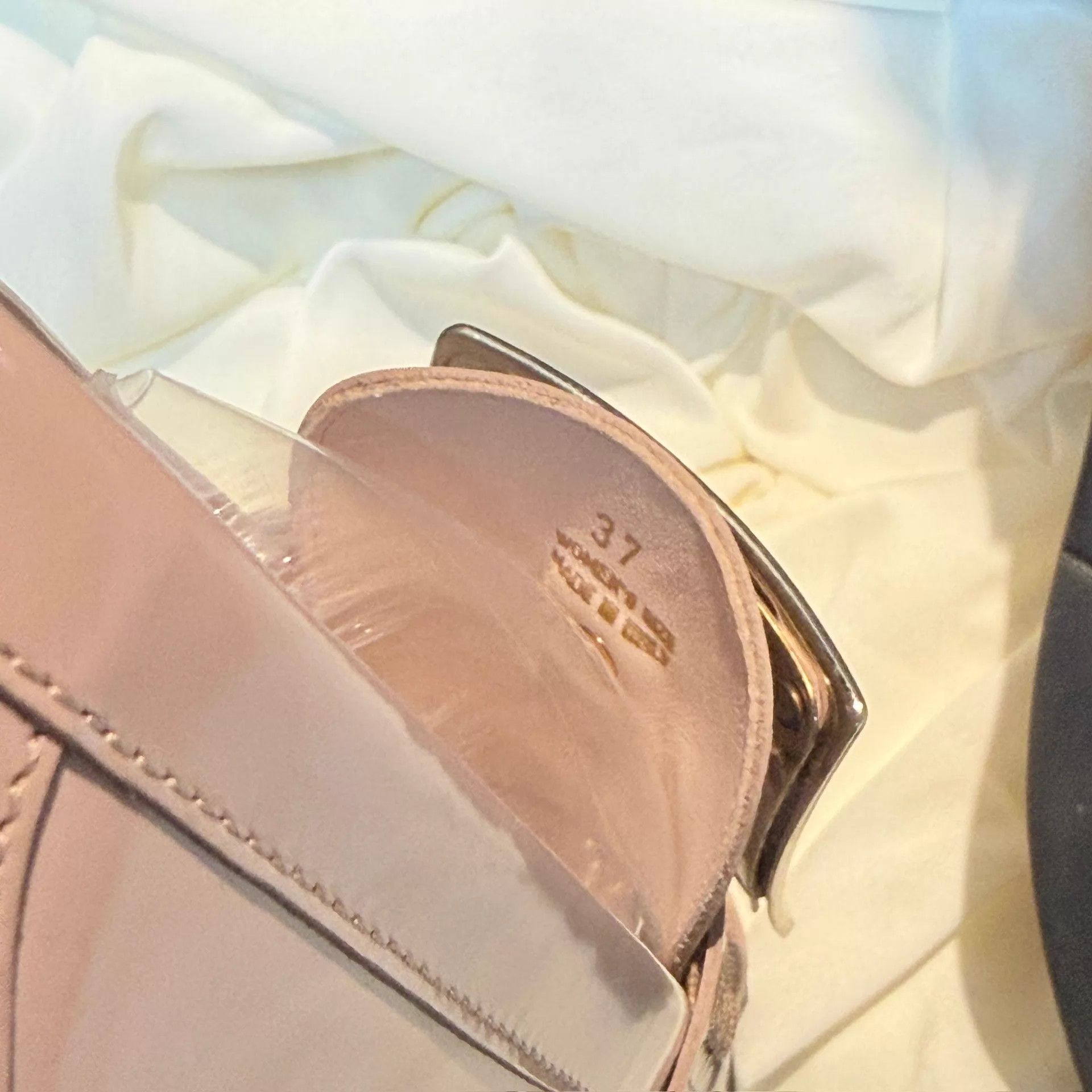Roger Vivier RV Pink Gold Buckle Loafer 37 99New nh5182 Size US 6.5 / IT 36.5 - 7 Thumbnail