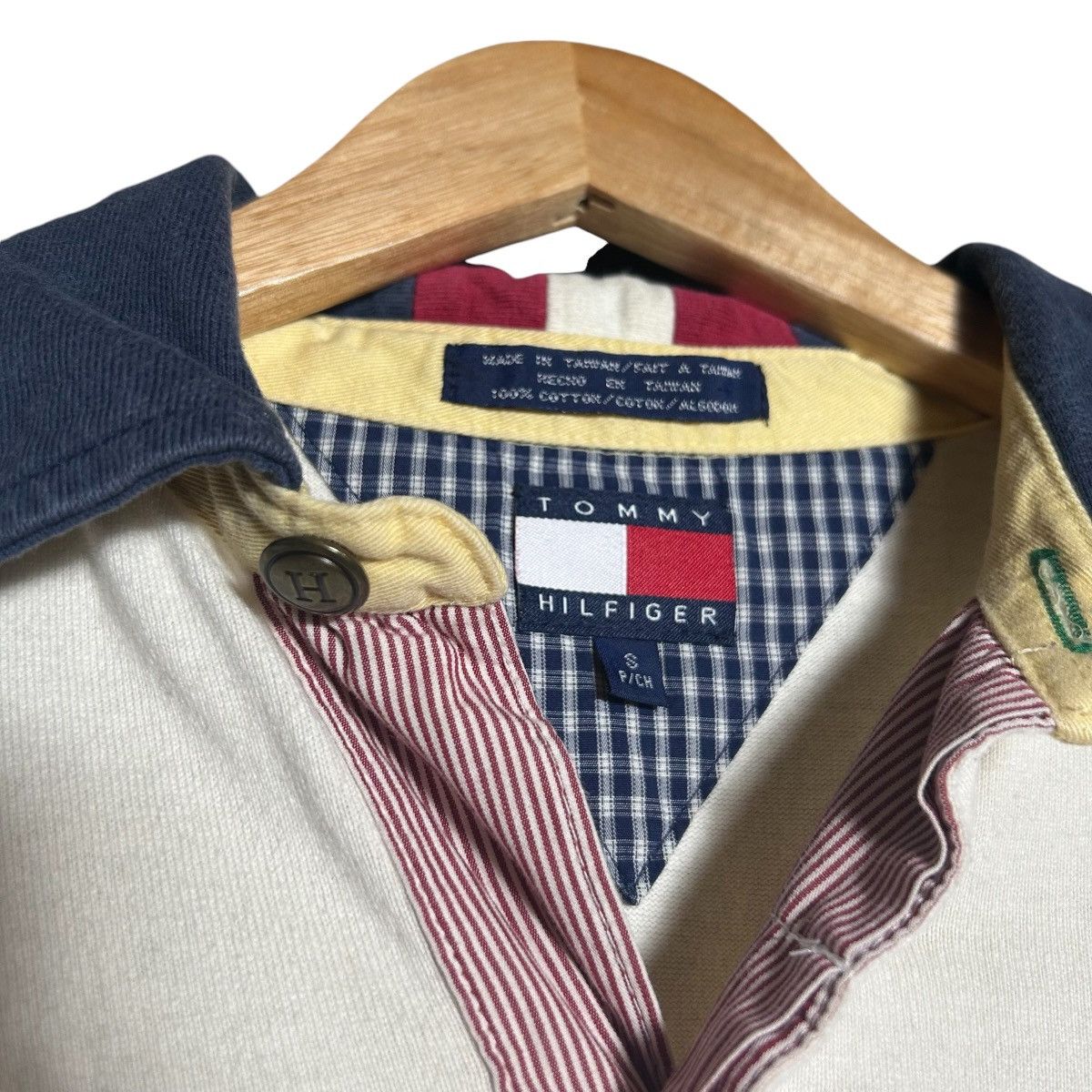 Tommy Hilfiger × Vintage Vintage Tommy Hilfiger Big Logo Sailing Gear Polos Size US M / EU 48-50 / 2 - 4 Thumbnail