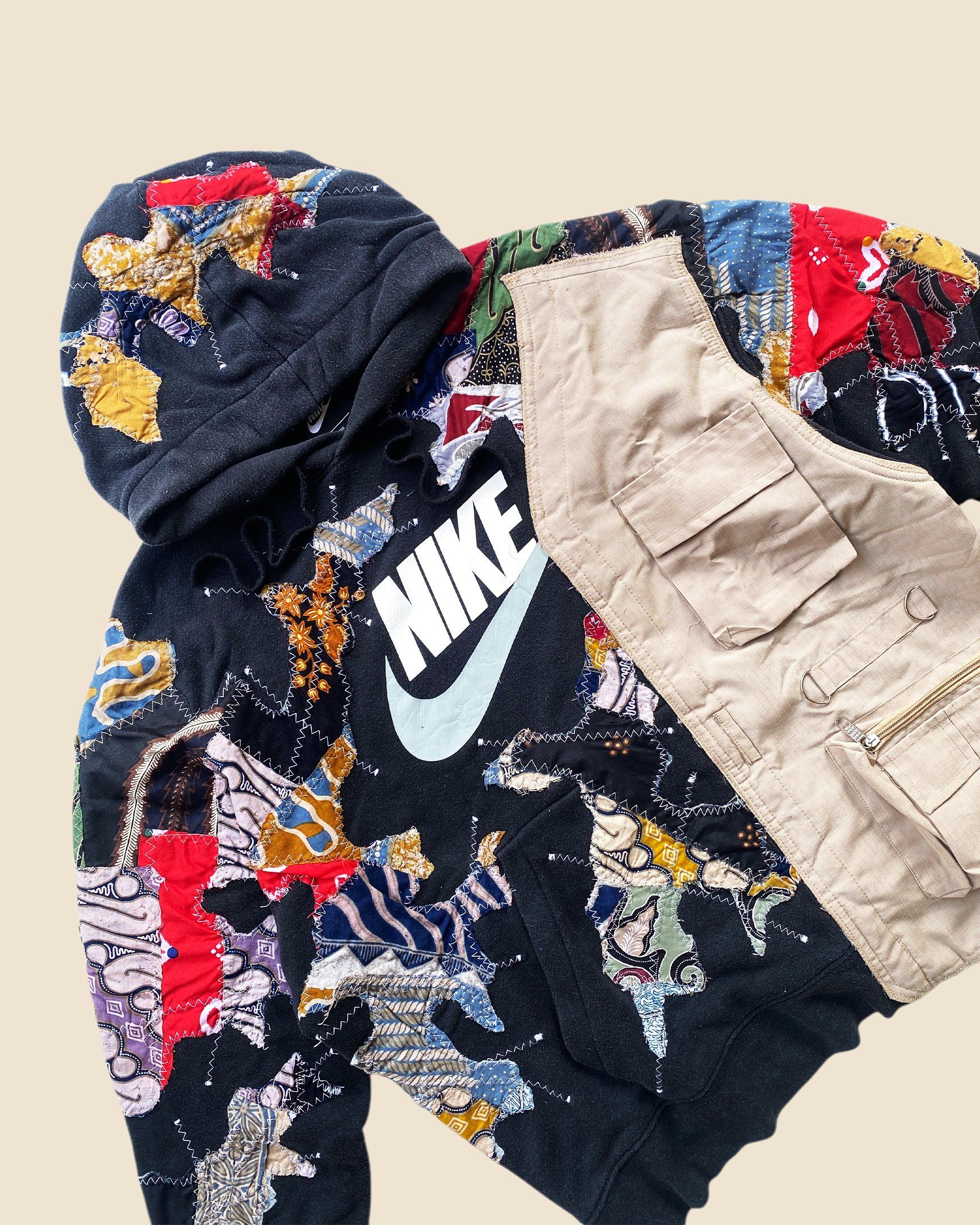 Handmade × Nike 1 OF 1 REWORKED NIKE BATIK PATCHWORKS VEST HOODIE SIZE XL Size US XL / EU 56 / 4 - 4 Thumbnail