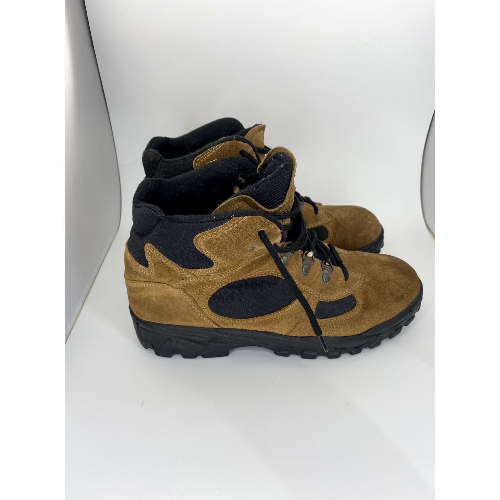Vintage Northwest Territory Leather Upper Boots Brown Tan Tie Up Hiking/Work Men’s 8 Brown Boots Mens Size US 8 / EU 41 - 2 Thumbnail