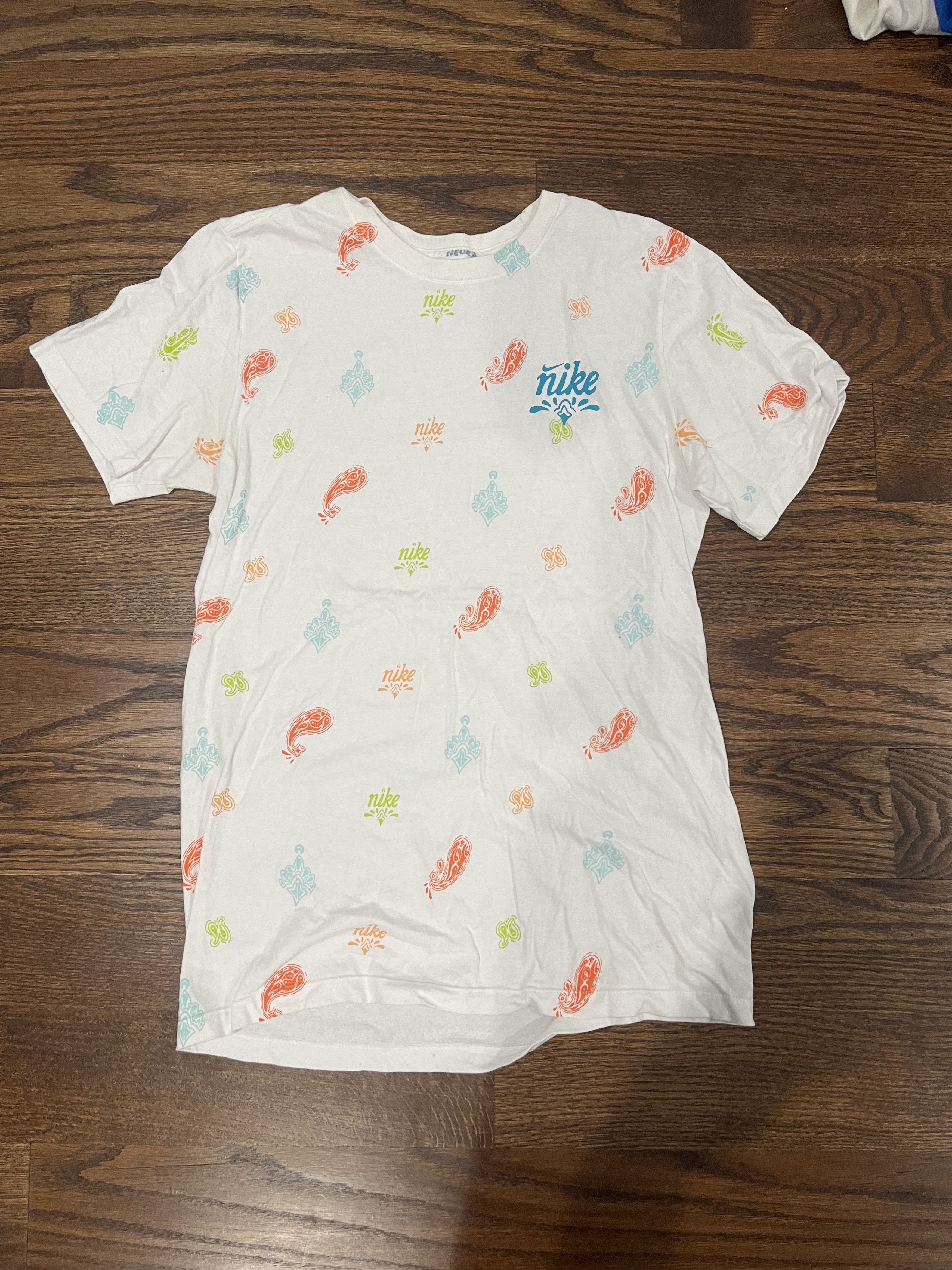 Nike × Vintage Nike Paisley Tee (SEE DESCRIPTION AND PHOTOS) Size US S / EU 44-46 / 1 - 1 Thumbnail