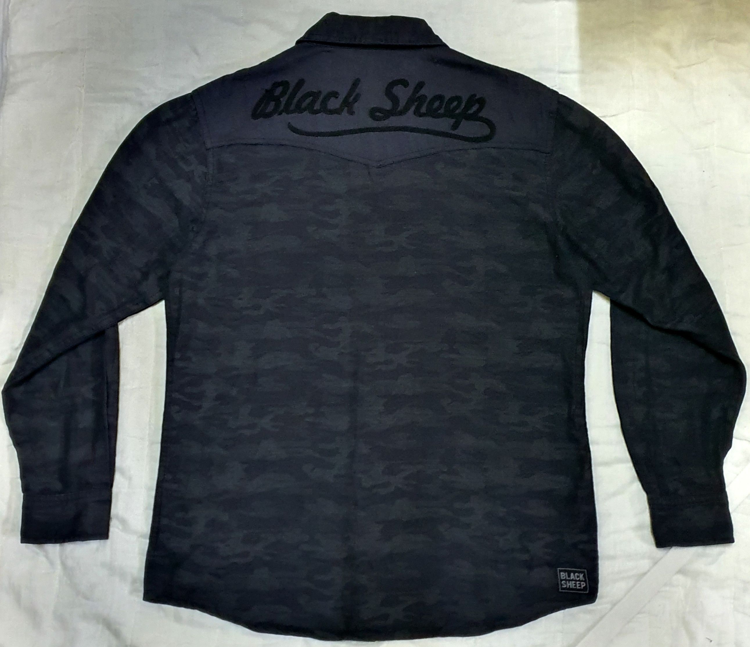 Black Sheep Black Sheep Camo Western Embroidery Buttons Up Shirt (M) Size US M / EU 48-50 / 2 - 9 Thumbnail
