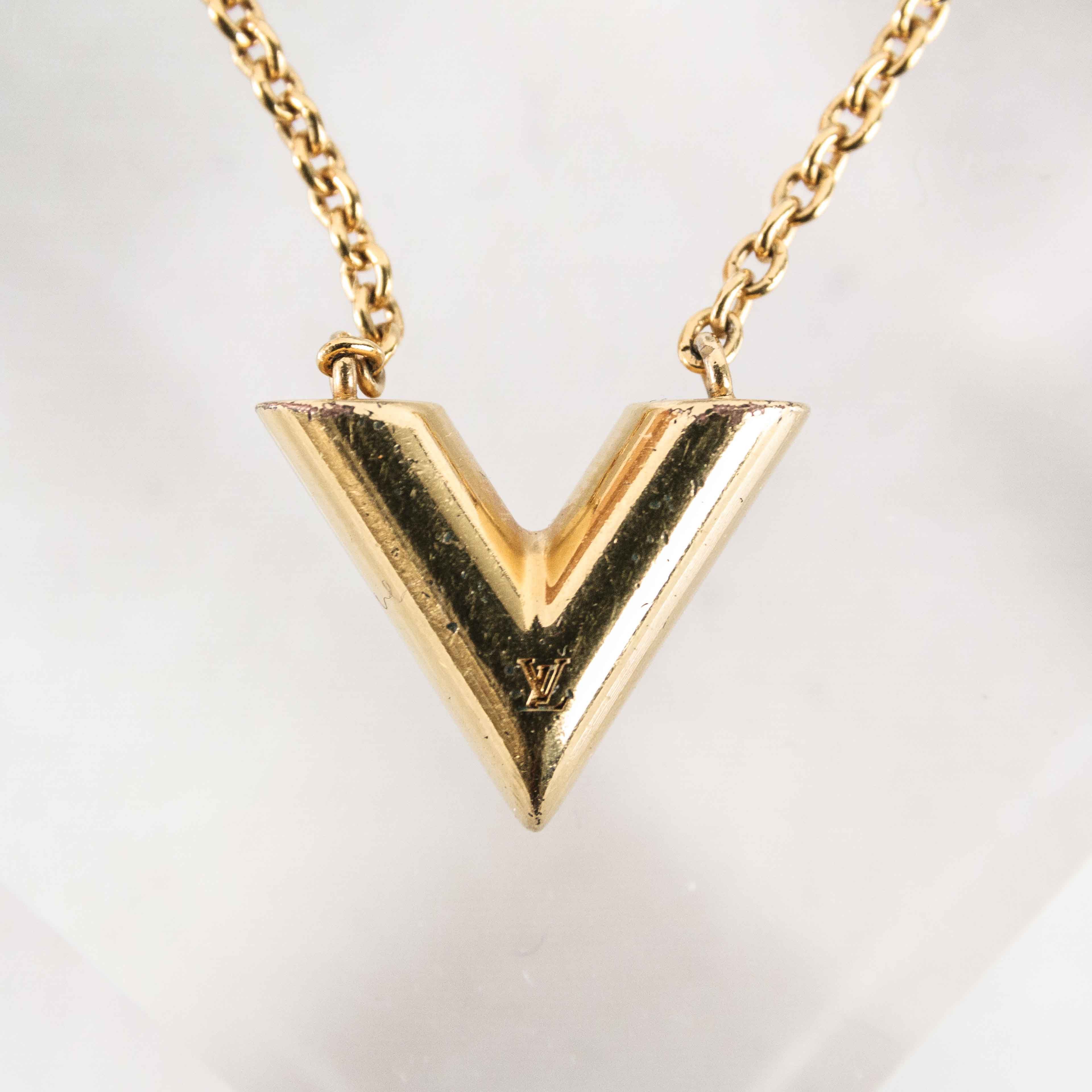 Louis Vuitton Louis Vuitton Essential V Gold-Tone Necklace Size ONE SIZE - 6 Thumbnail