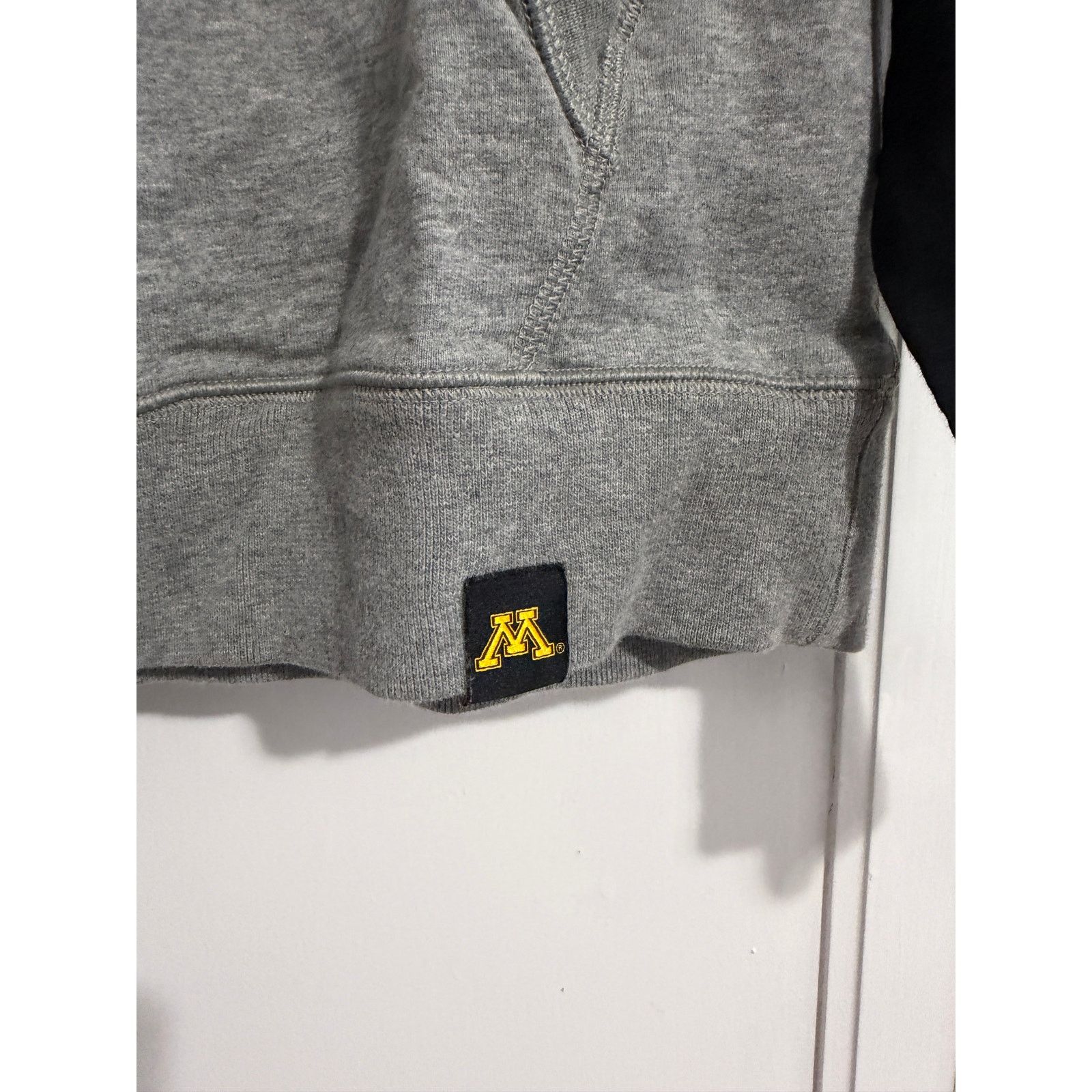 Nike Minnesota Gophers Gray and Black Nike Hoodie Sweatshirt Sz M Size US M / EU 48-50 / 2 - 3 Thumbnail