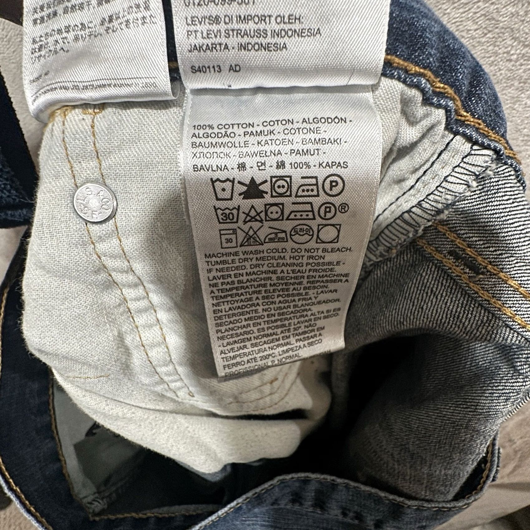 Levi's Levi's 527 Bootcut Cowboy Medium Wash Denim Blue Jeans Mens 31 Slim Regular 5-Pocket Design Light Distressed Comfort Denim Jeans Size US 31 - 5 Thumbnail