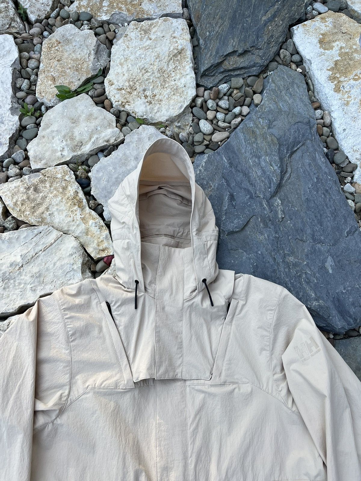 Designer × Helly Hansen Helly Hansen HH-118389225 arc hood system sample jacket Size US S / EU 44-46 / 1 - 3 Thumbnail