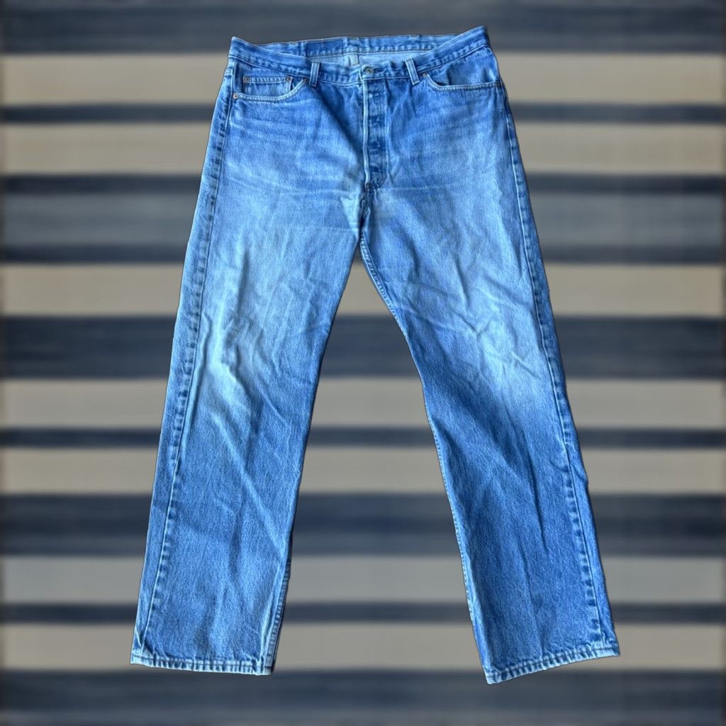Levi's VINTAGE Levi's 501 Jeans Mens 38x30.5 Button Fly Denim Blue USA 90s Straight Regular Pockets Size US 38 / EU 54 - 1 Thumbnail