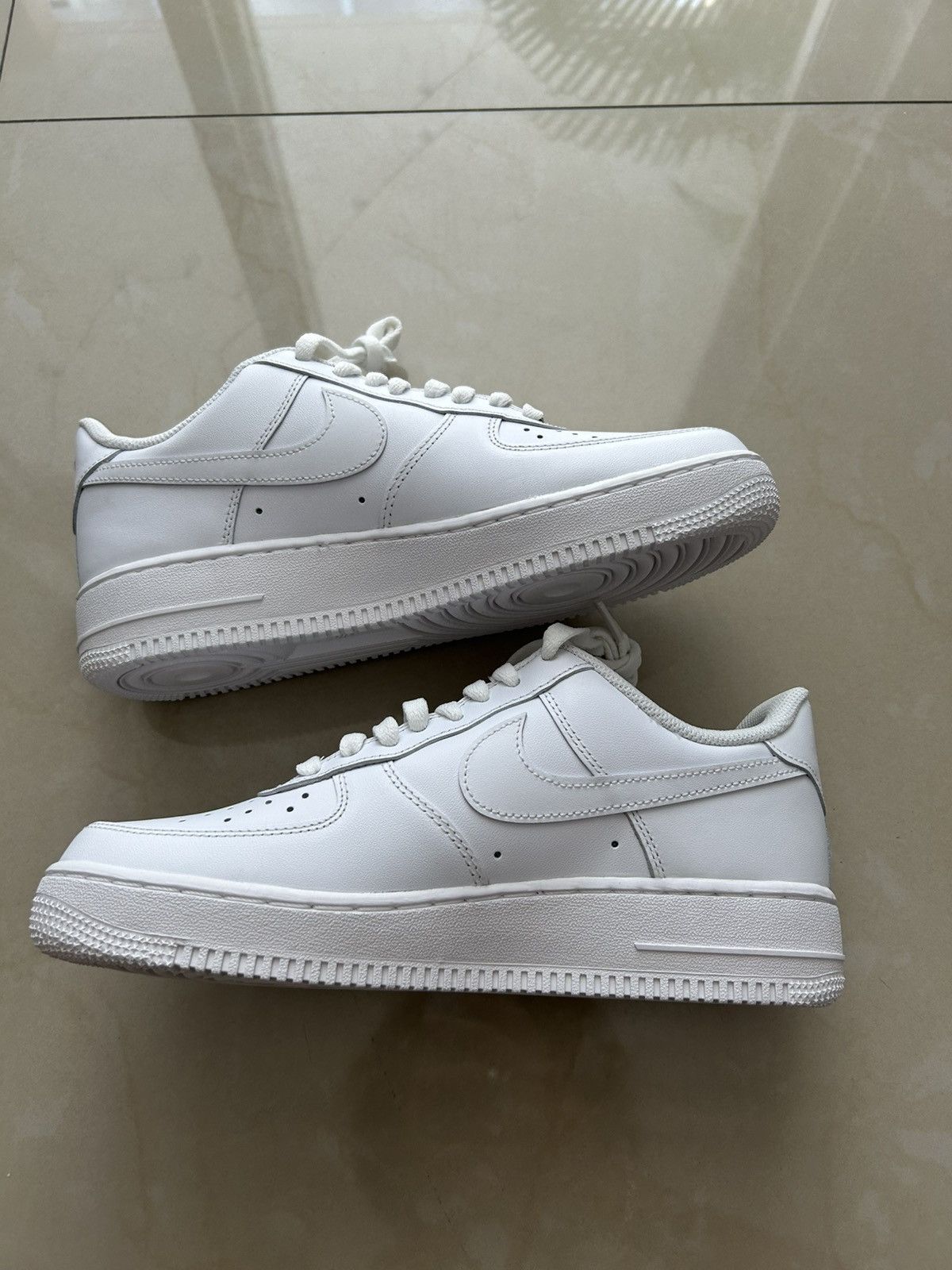 Nike Nike Triple White Air Force 1 Size US 8 / EU 41 - 2 Thumbnail