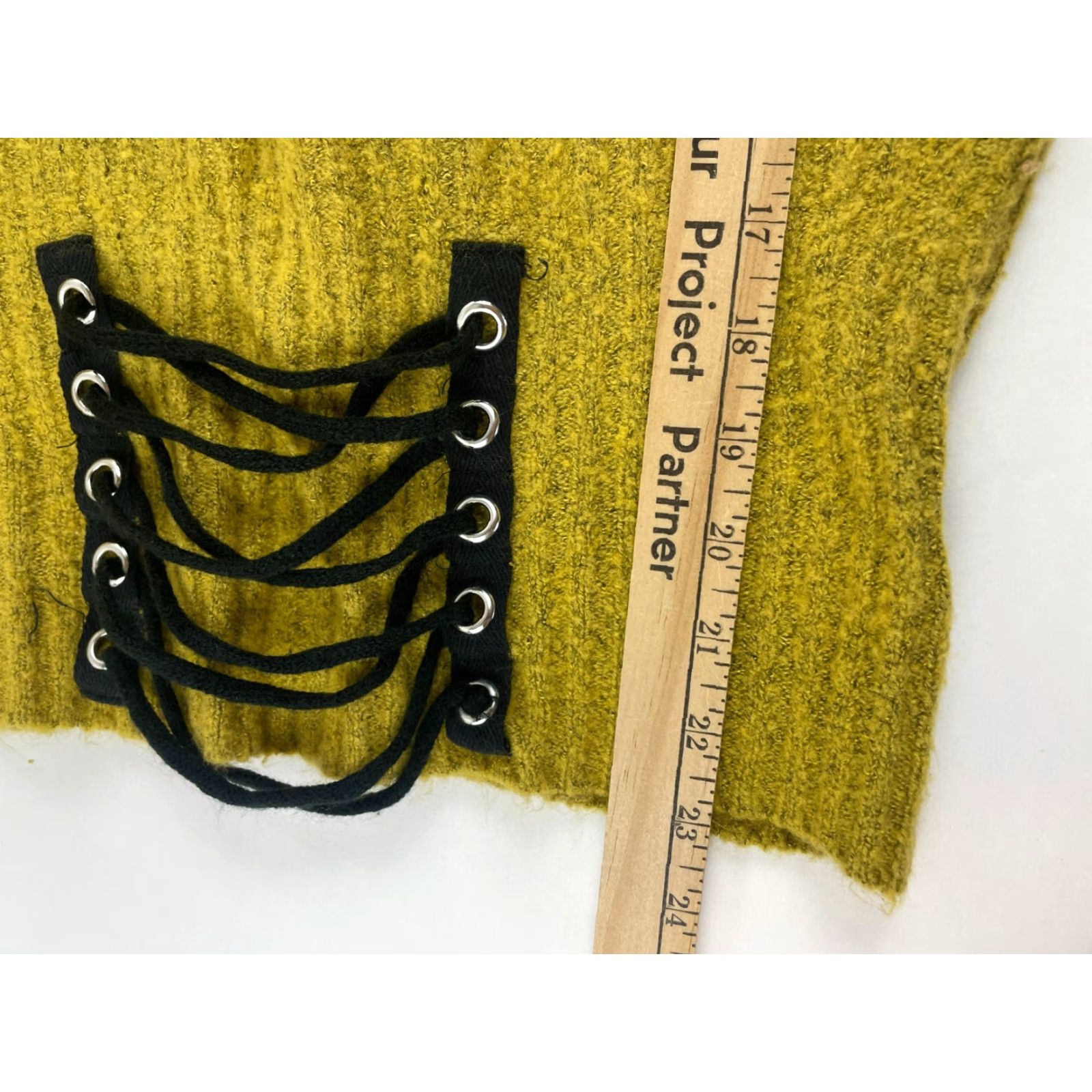 Vintage John Paul Richard Sweater Women's Small Mustard Pullover Lace-Up Rib Detail Crew Neck Size S / US 4 / IT 40 - 7 Thumbnail