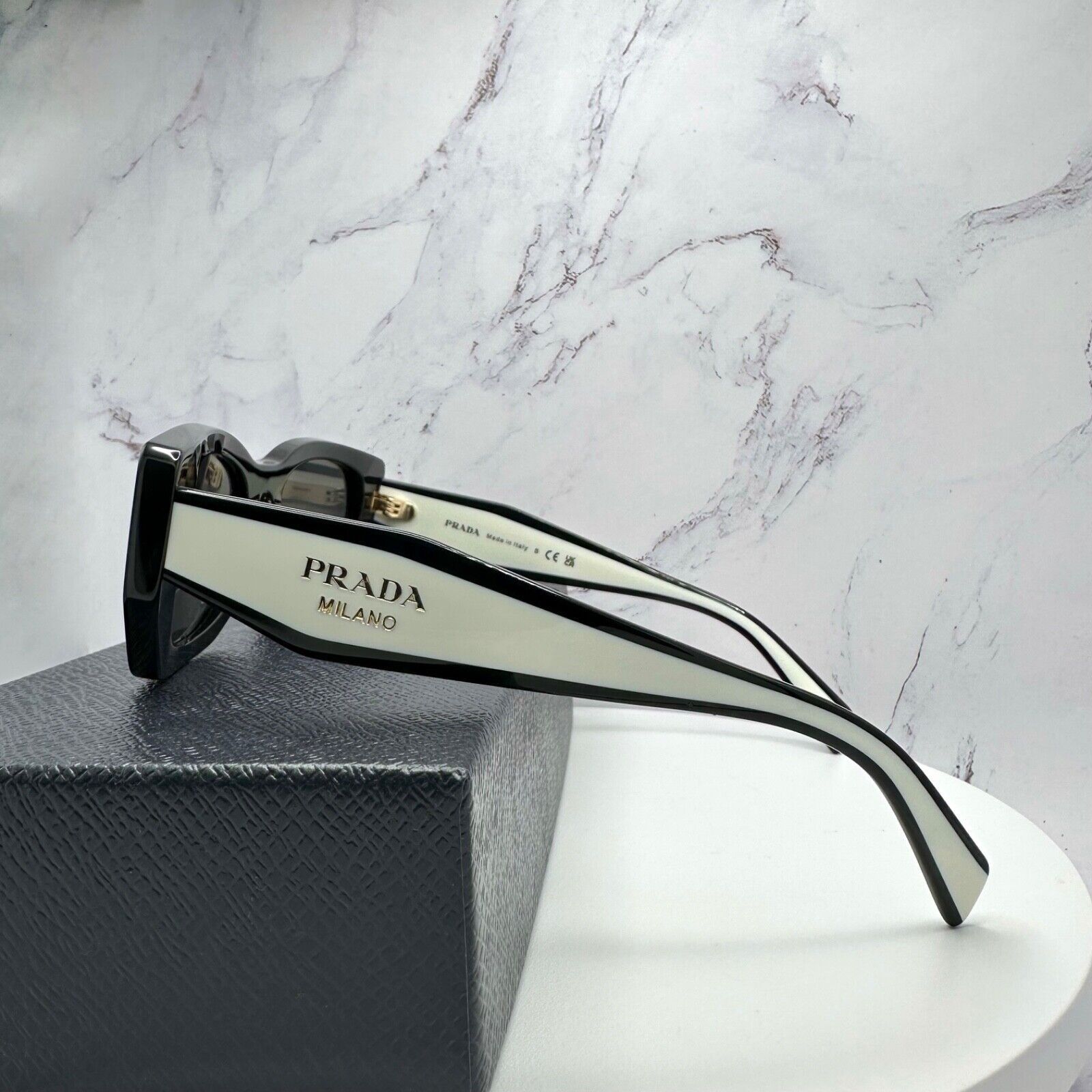 Prada New PRADA Sunglasses Logo Black & White Gold Metallic Logo Size ONE SIZE - 5 Thumbnail