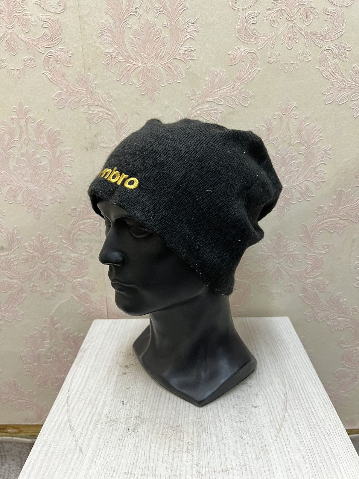 Umbro Vintage Umbro Spell Out Beanie Hats Size ONE SIZE - 3 Thumbnail