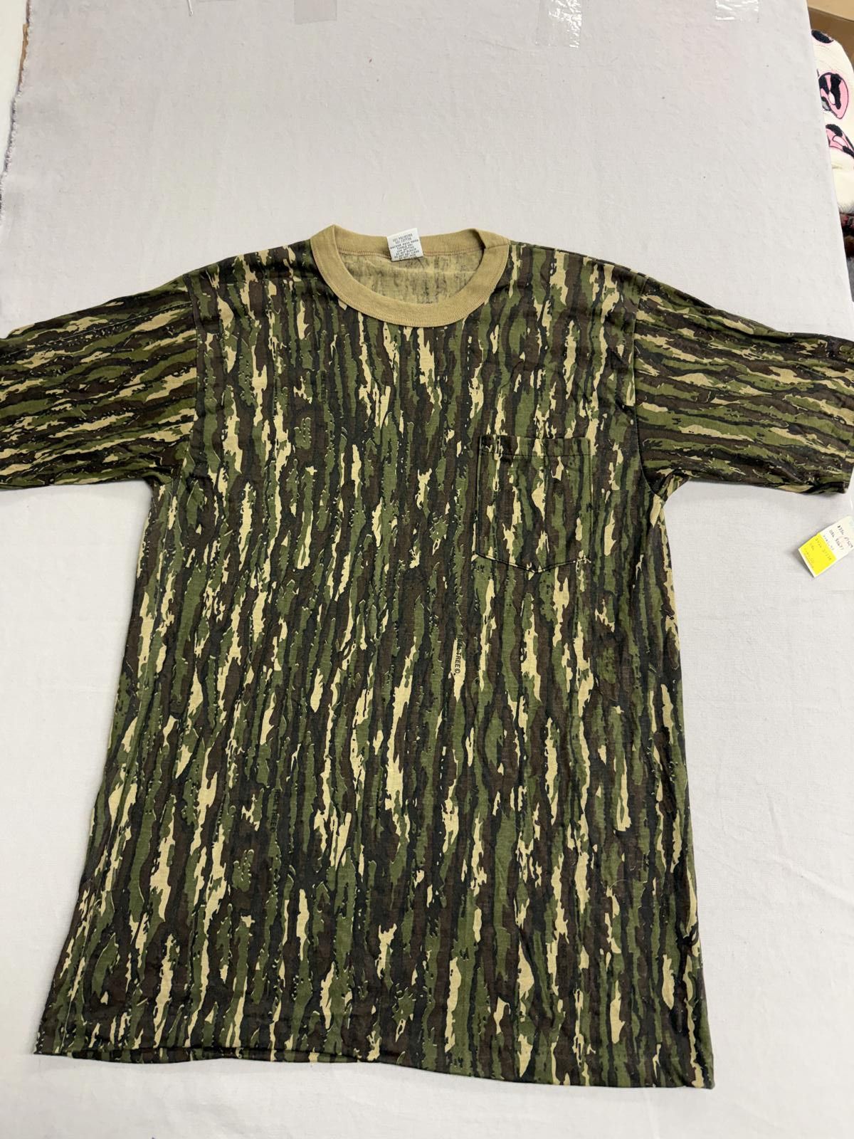 Signal Sport Vintage 80s Real Tree T-shirt Vertical Camo Pocket Tee XL Size US XL / EU 56 / 4 - 1 Thumbnail