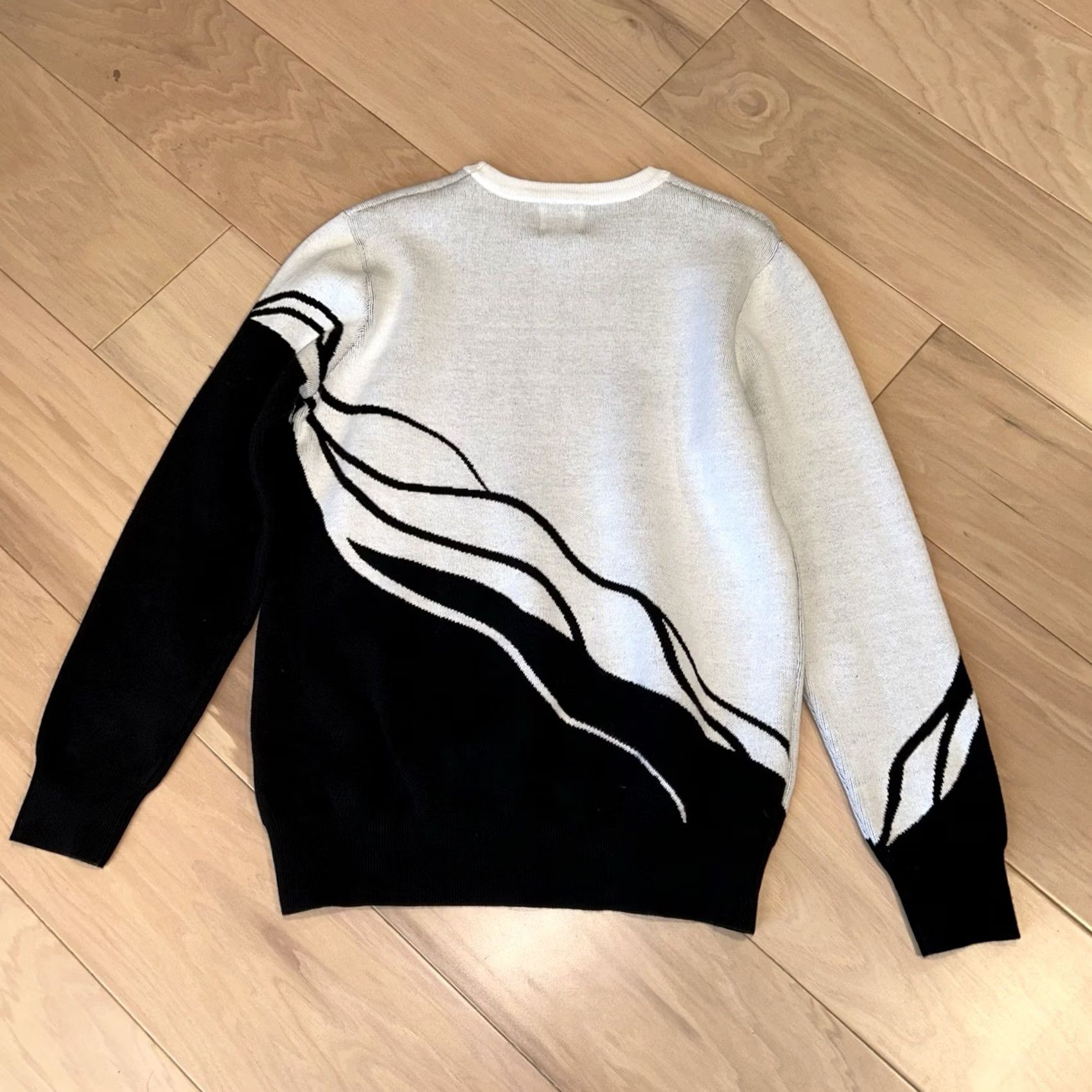 Vintage Saiyre Blood Moon Wolves Sweater Size Small Long Sleeve Size S / US 4 / IT 40 - 2 Thumbnail