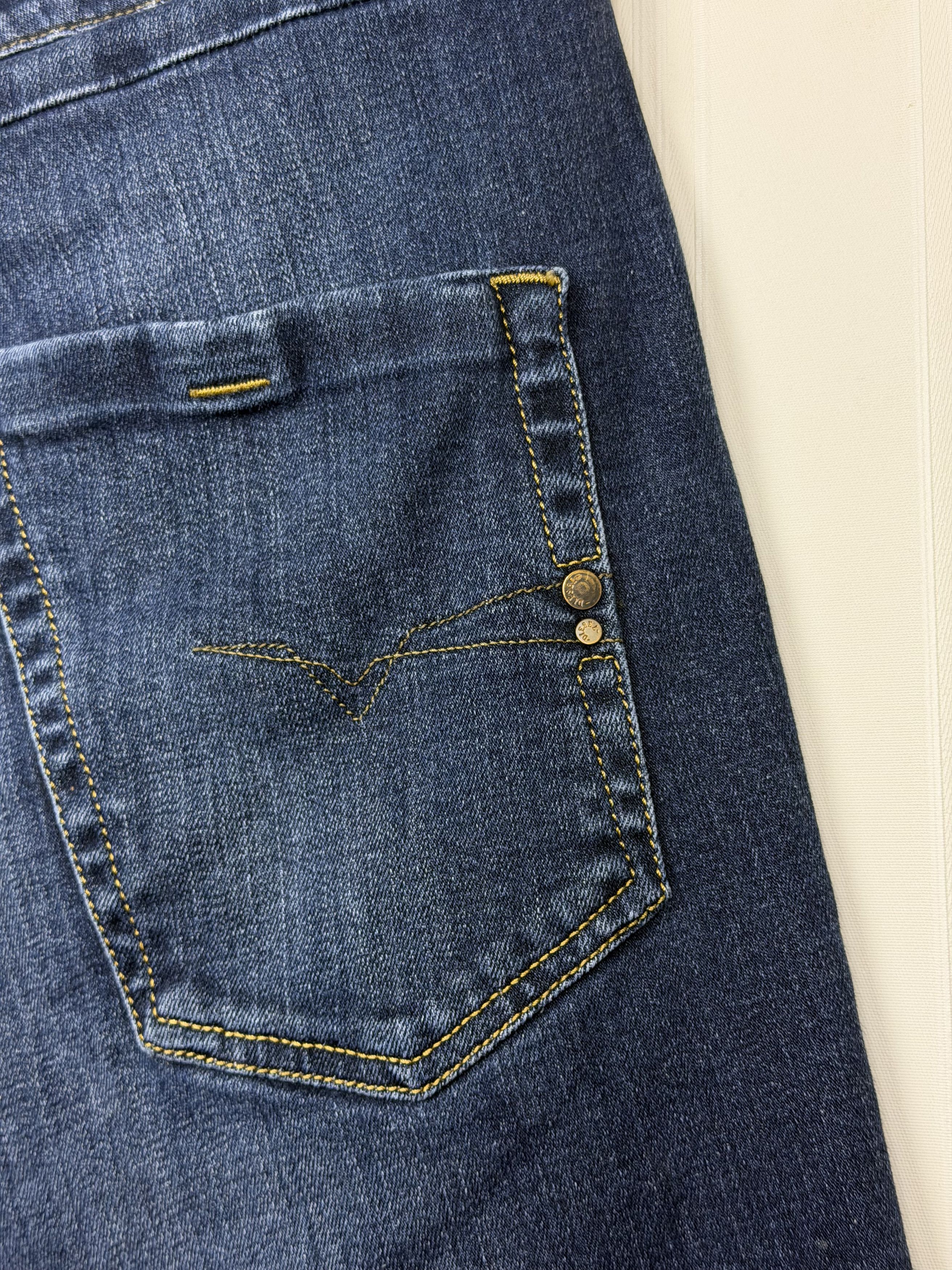 Diesel Diesel Belther Blue Jeans W30 Regular Tapered Size US 30 / EU 46 - 18 Thumbnail