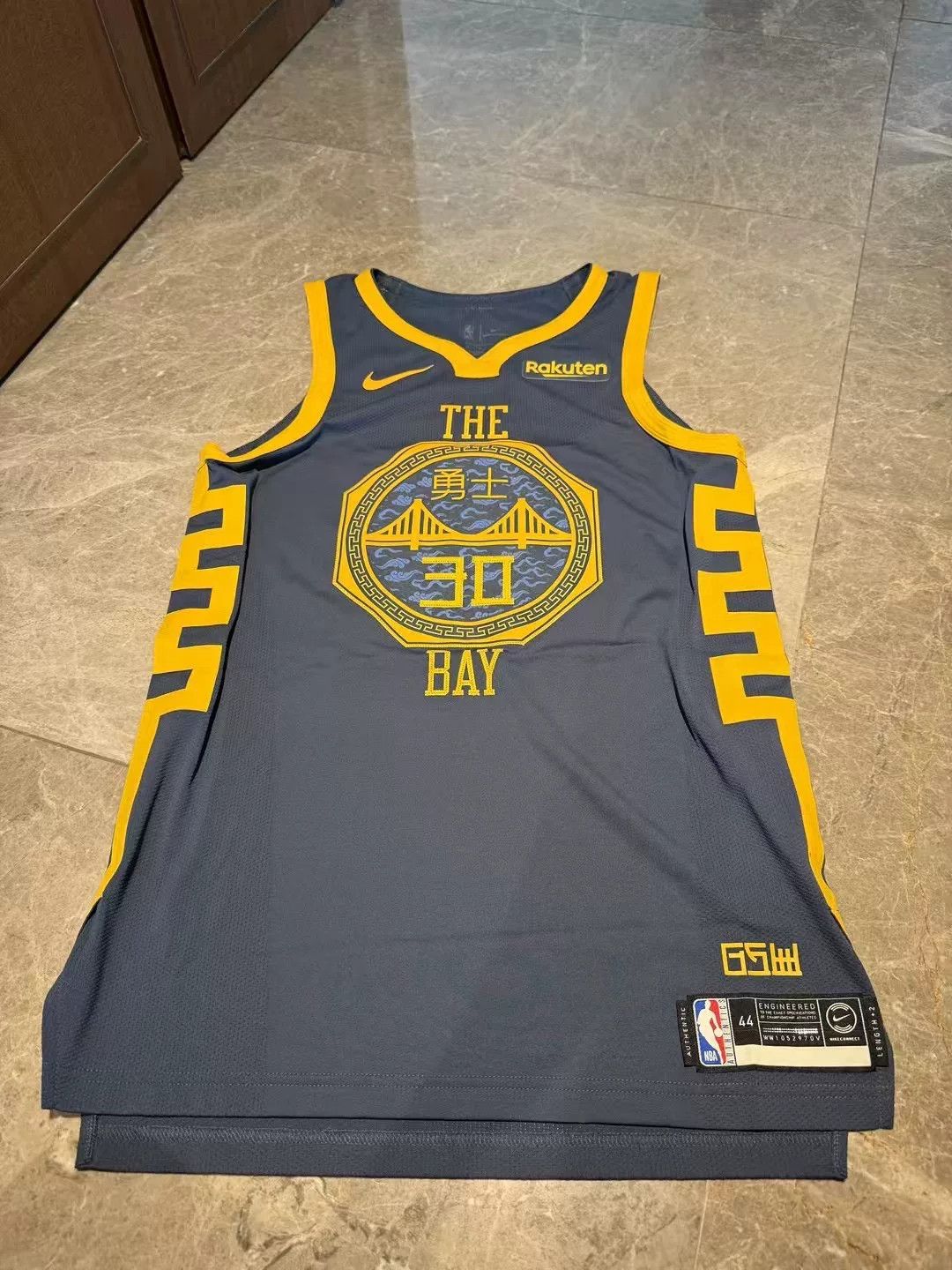 Nike Nike Gold Jersey M Men Size US M / EU 48-50 / 2 - 1 Thumbnail