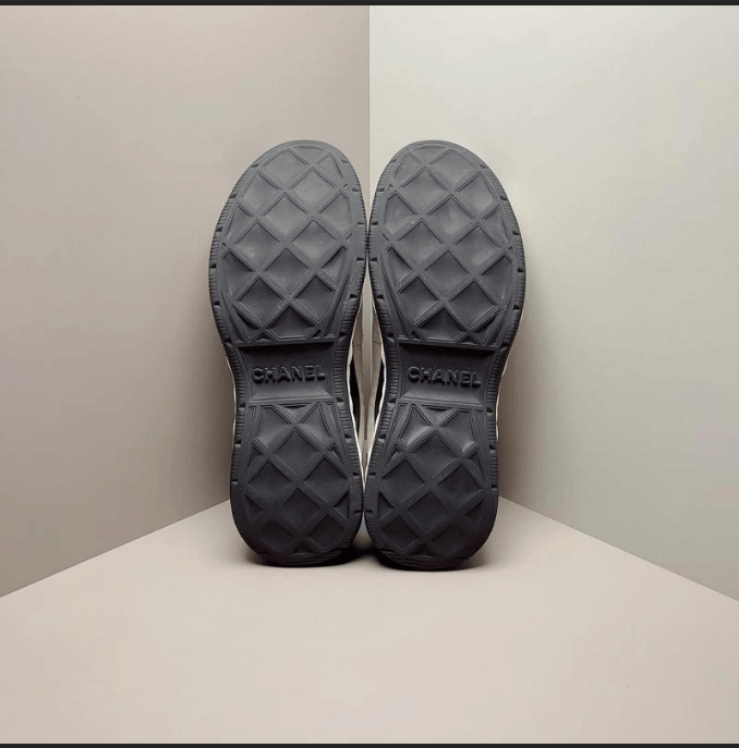 Chanel Chanel low-top casual shoes Size US 11 / IT 41 - 4 Thumbnail