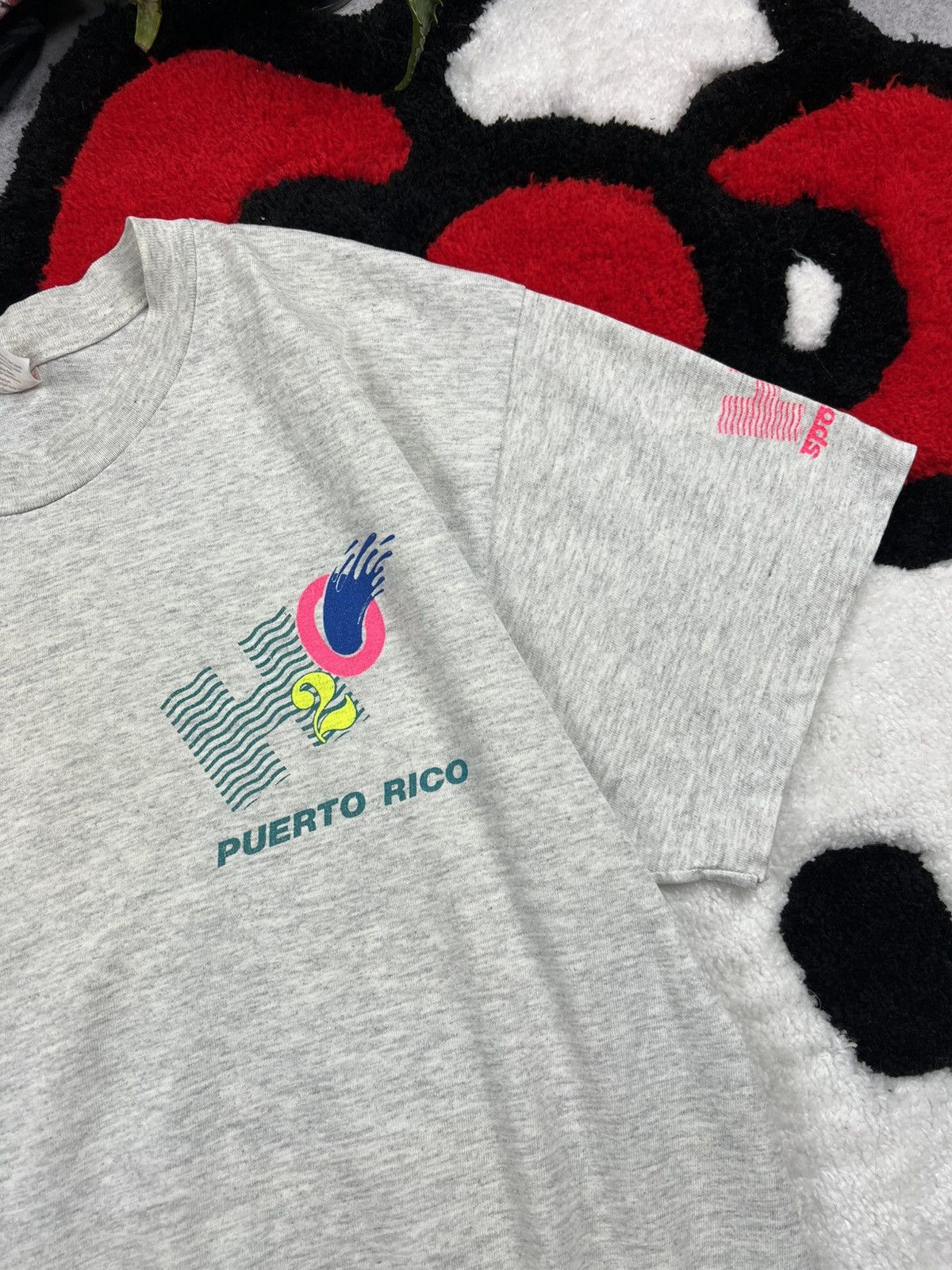 Band Tees Vintage H2O Puerto Rico 90s Single Stitch Faded Y2K Tee Size US L / EU 52-54 / 3 - 4 Thumbnail