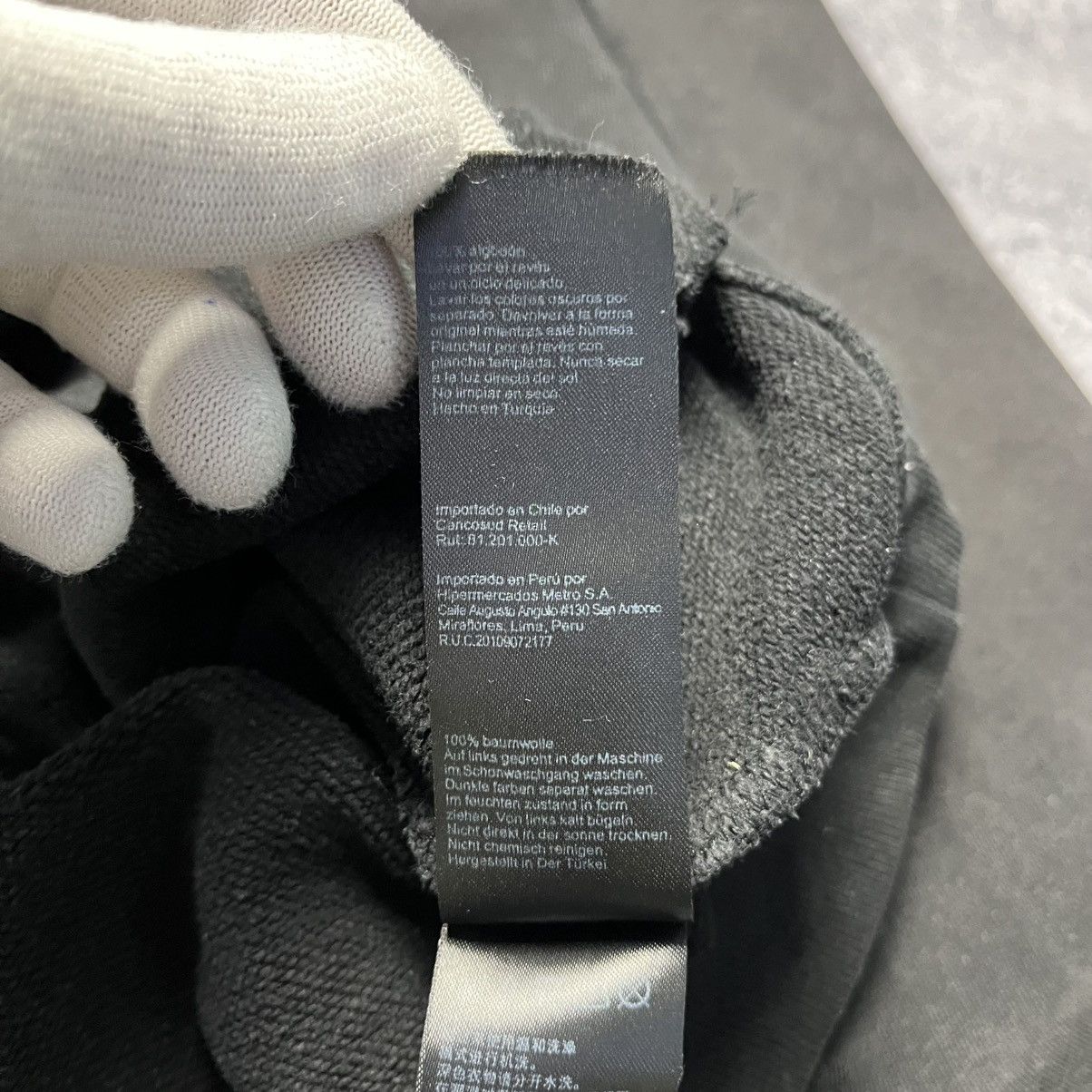 Allsaints Vintage Allsaints Basic Black Pocket Hoodie Streetwear Size US M / EU 48-50 / 2 - 10 Thumbnail