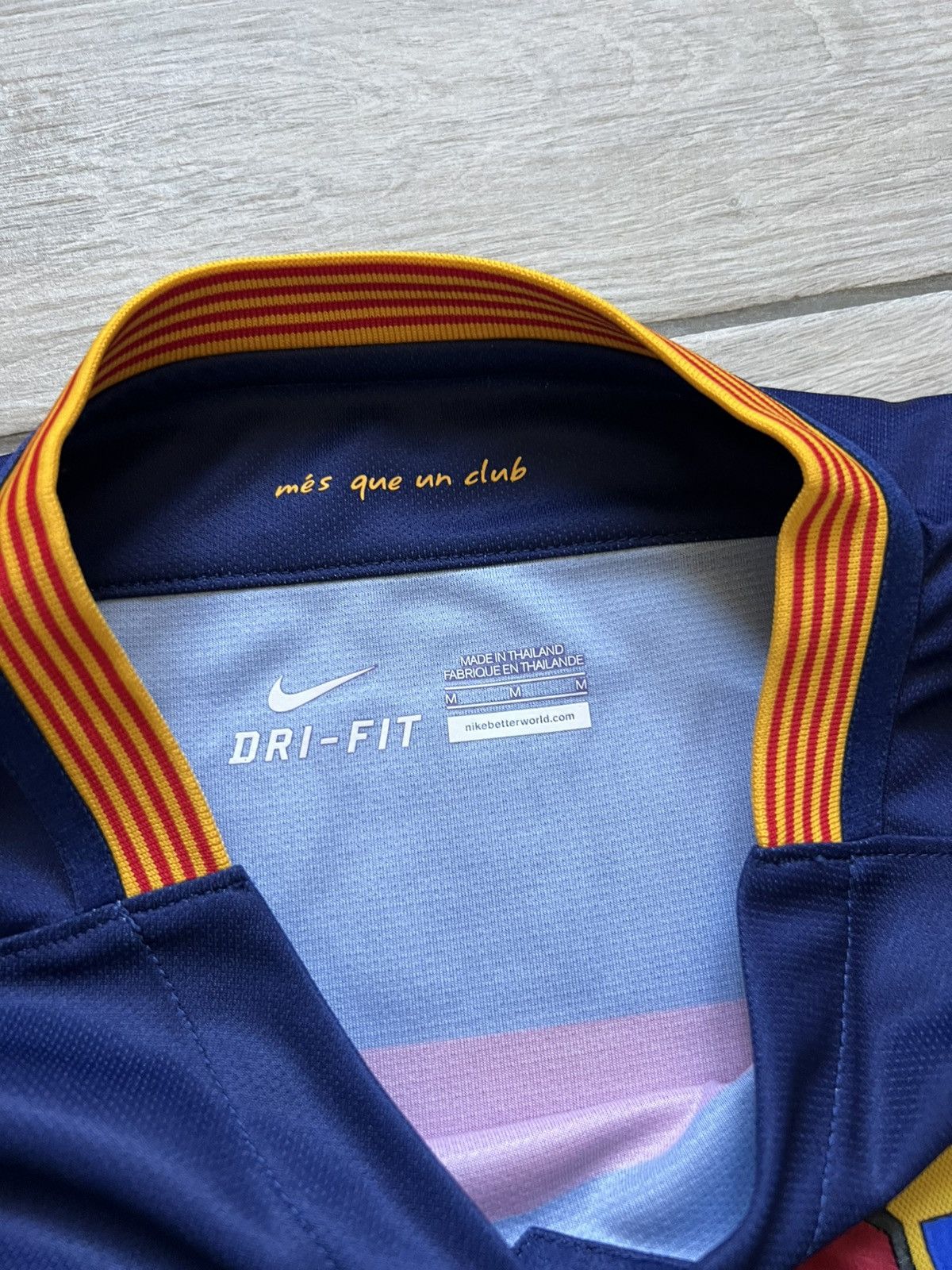 Nike Nike Barcelona 2015/2016 Messi Home Away Jersey T-Shirt Size US M / EU 48-50 / 2 - 7 Thumbnail