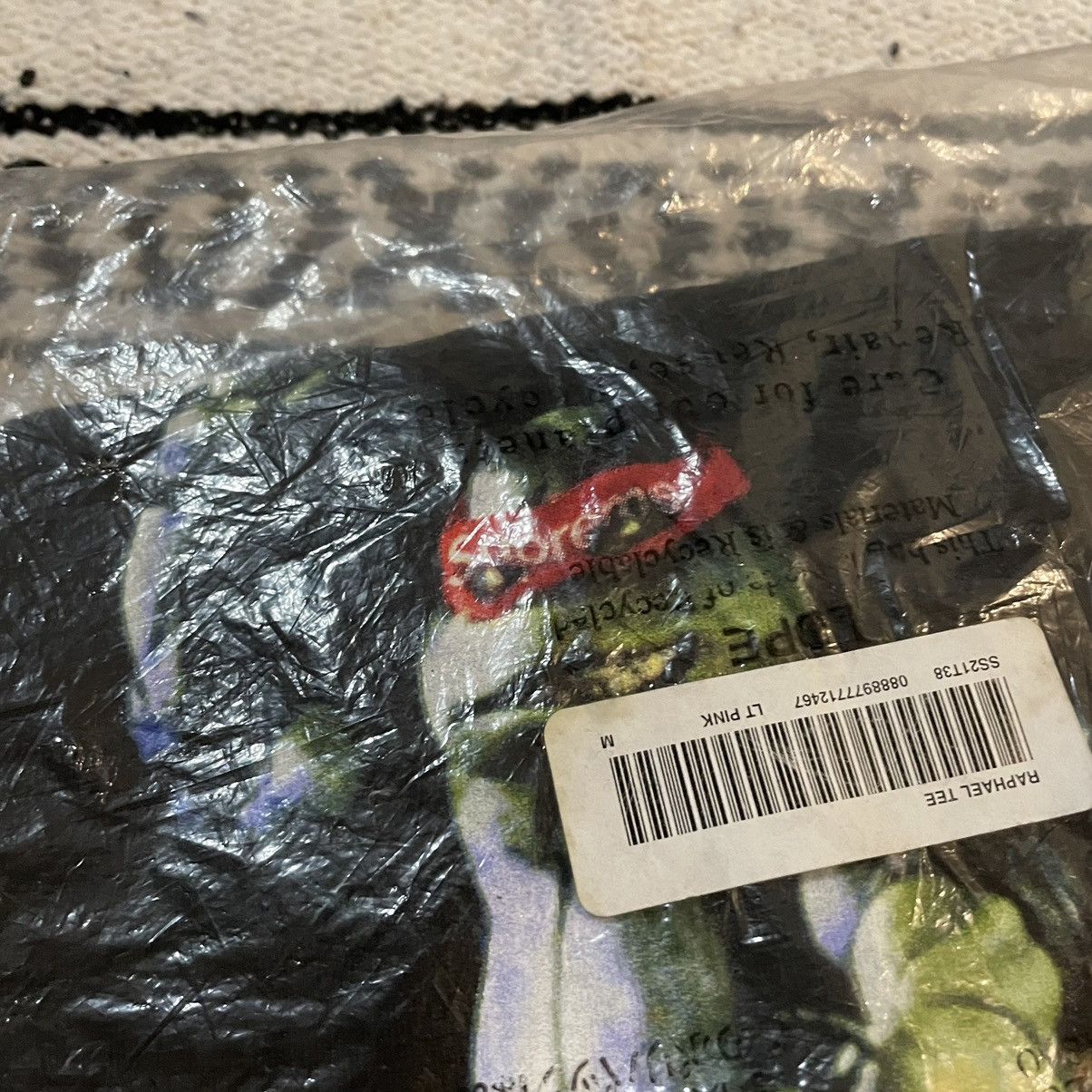 Supreme Supreme Raphael TMNT Pink Size M Deadstock NWT 2021 Size US M / EU 48-50 / 2 - 4 Thumbnail