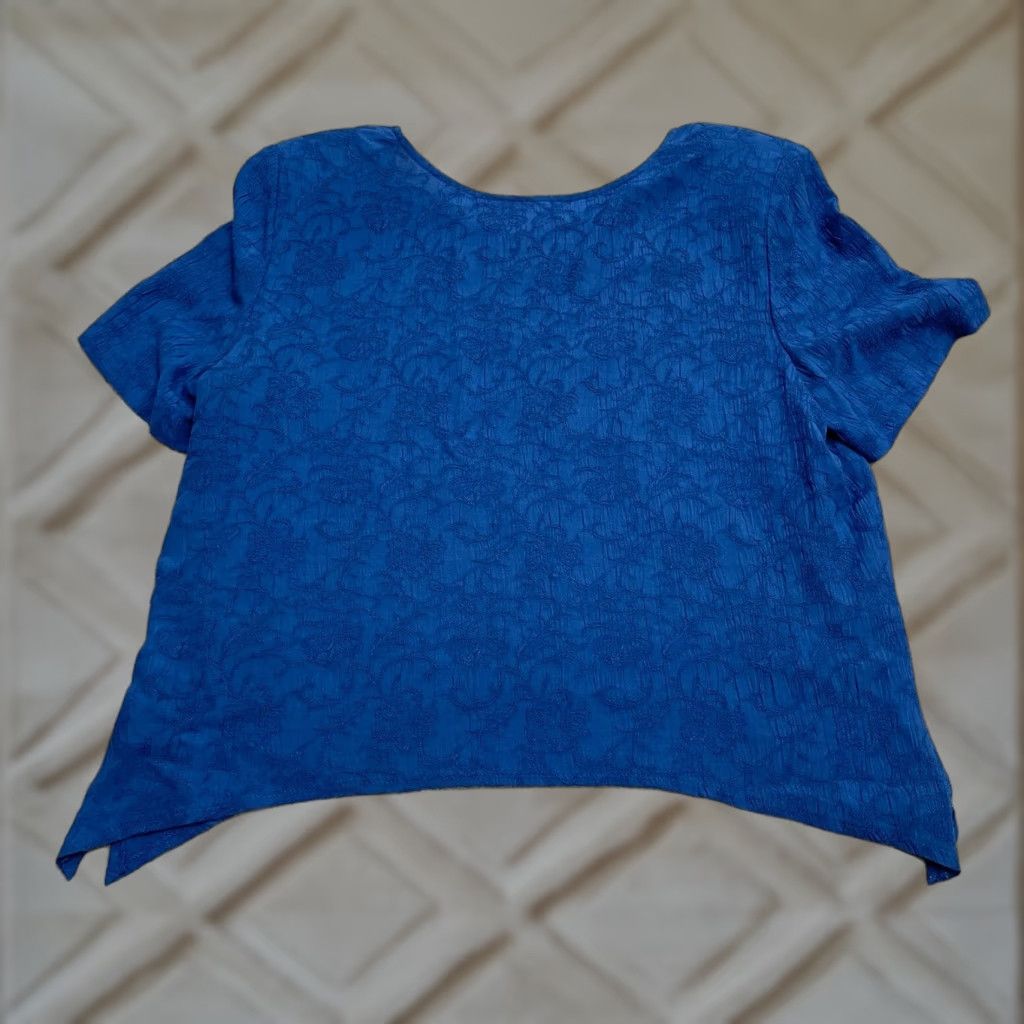 Vintage Molly Malloy Vintage Blouse Womens 14 Royal Blue Textured Round Neck Padded Top Shirt Adult Medium Blue Classic Slit Short Sleeve Knit Rayon Size XL / US 12-14 / IT 48-50 - 1 Thumbnail