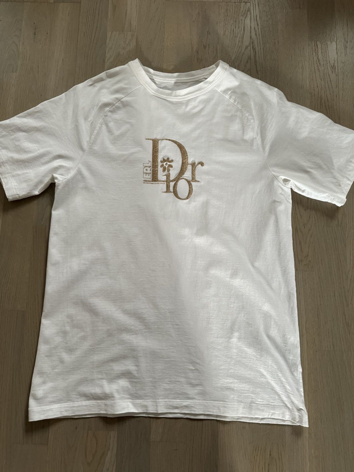 Dior DIOR x ERL men tshirt sizes in photos SHOWN by tape measure 