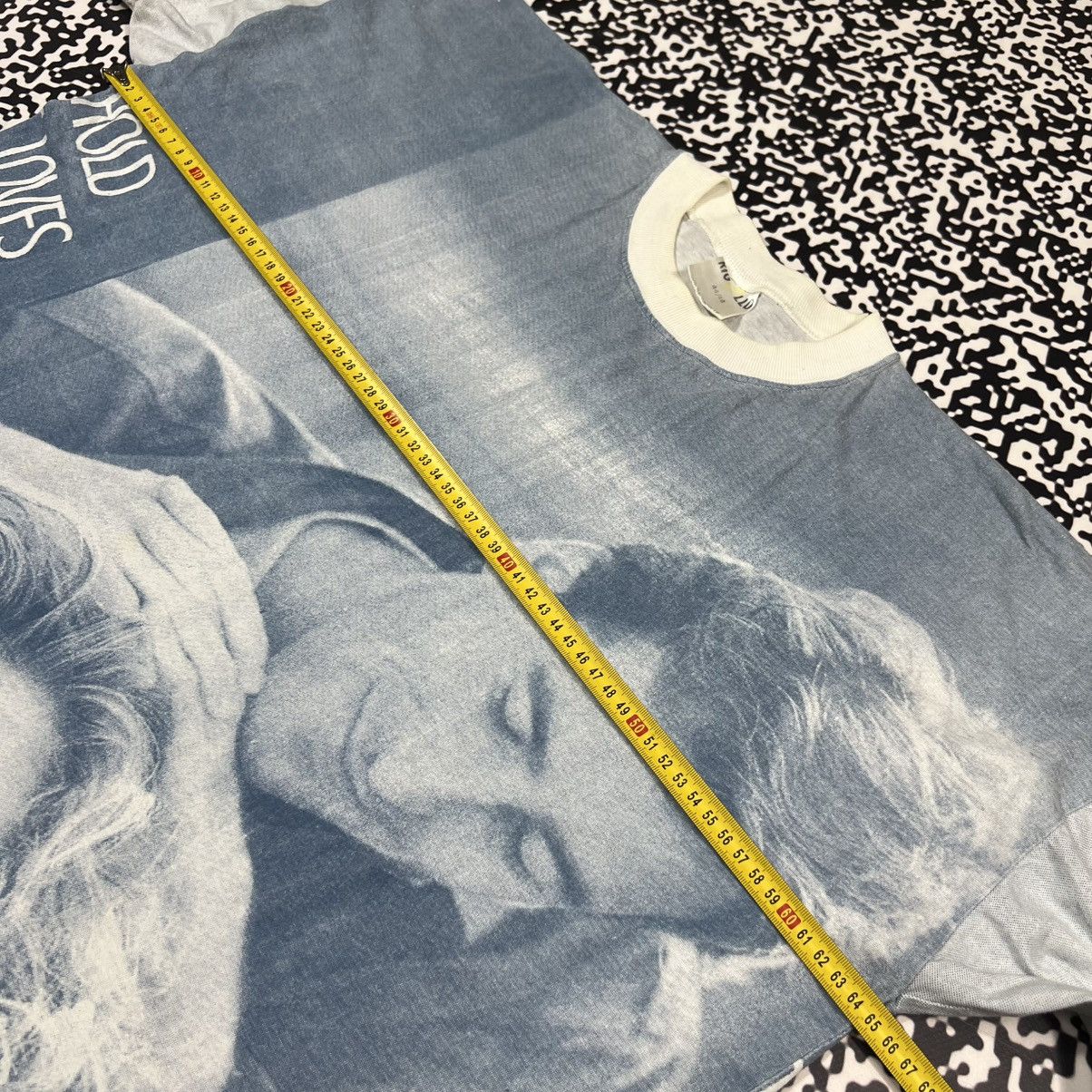 Vintage Vintage 90s RARE 9 ½ Weeks Movie All Over Print Art T-shirt Size US XXL / EU 58 / 5 - 19 Thumbnail
