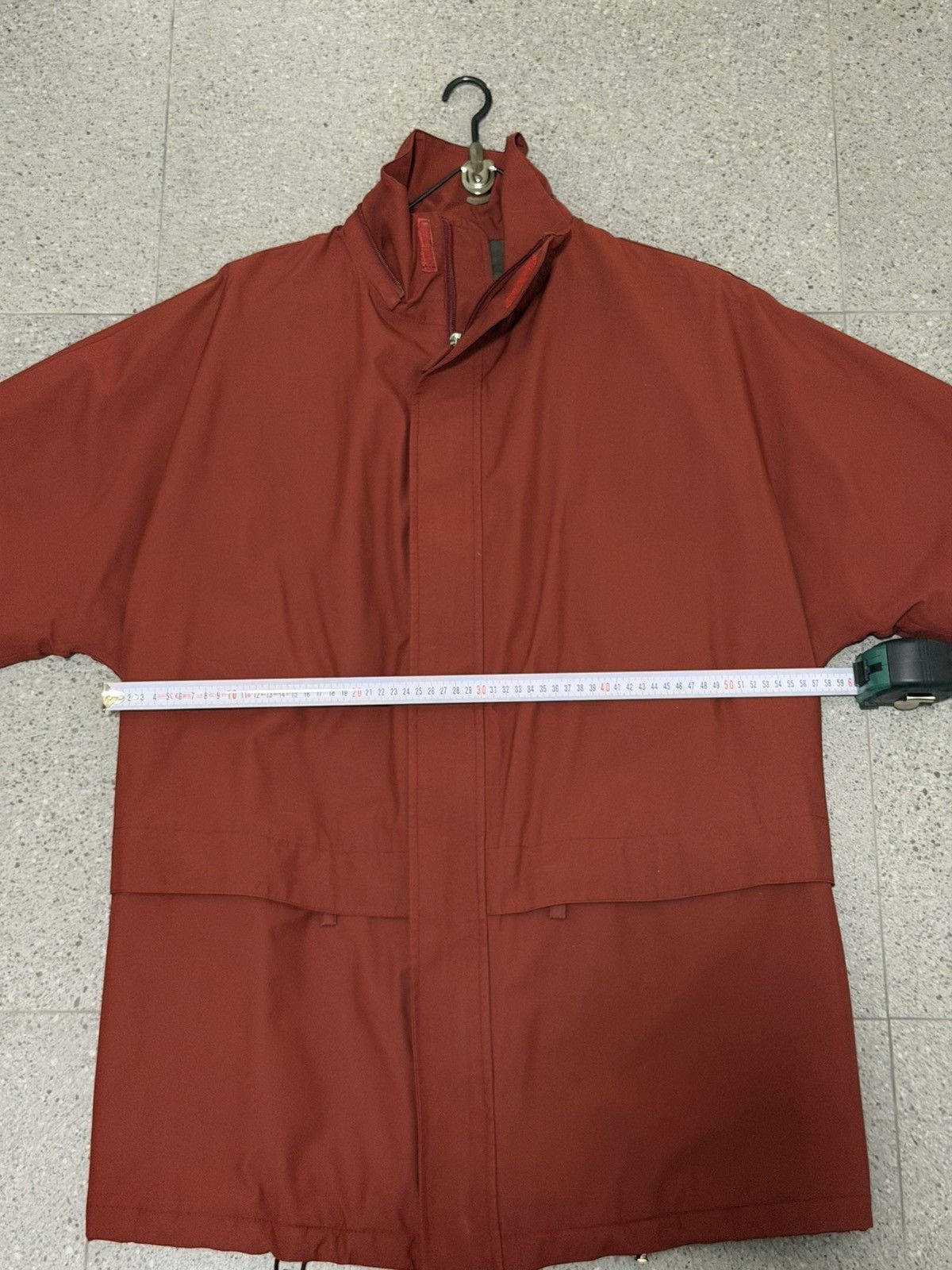 Prada Prada red tab Gore-Tex jacket SGV7A Size US L / EU 52-54 / 3 - 19 Thumbnail