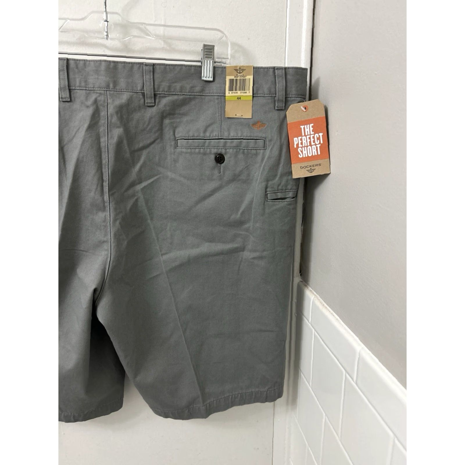 Dockers DOCKERS The Perfect Shorts Mens 44 Gray Cotton Flat Front 10" NWT 5-Pocket Chino Regular Jeans? Size US 44 / EU 60 - 3 Thumbnail
