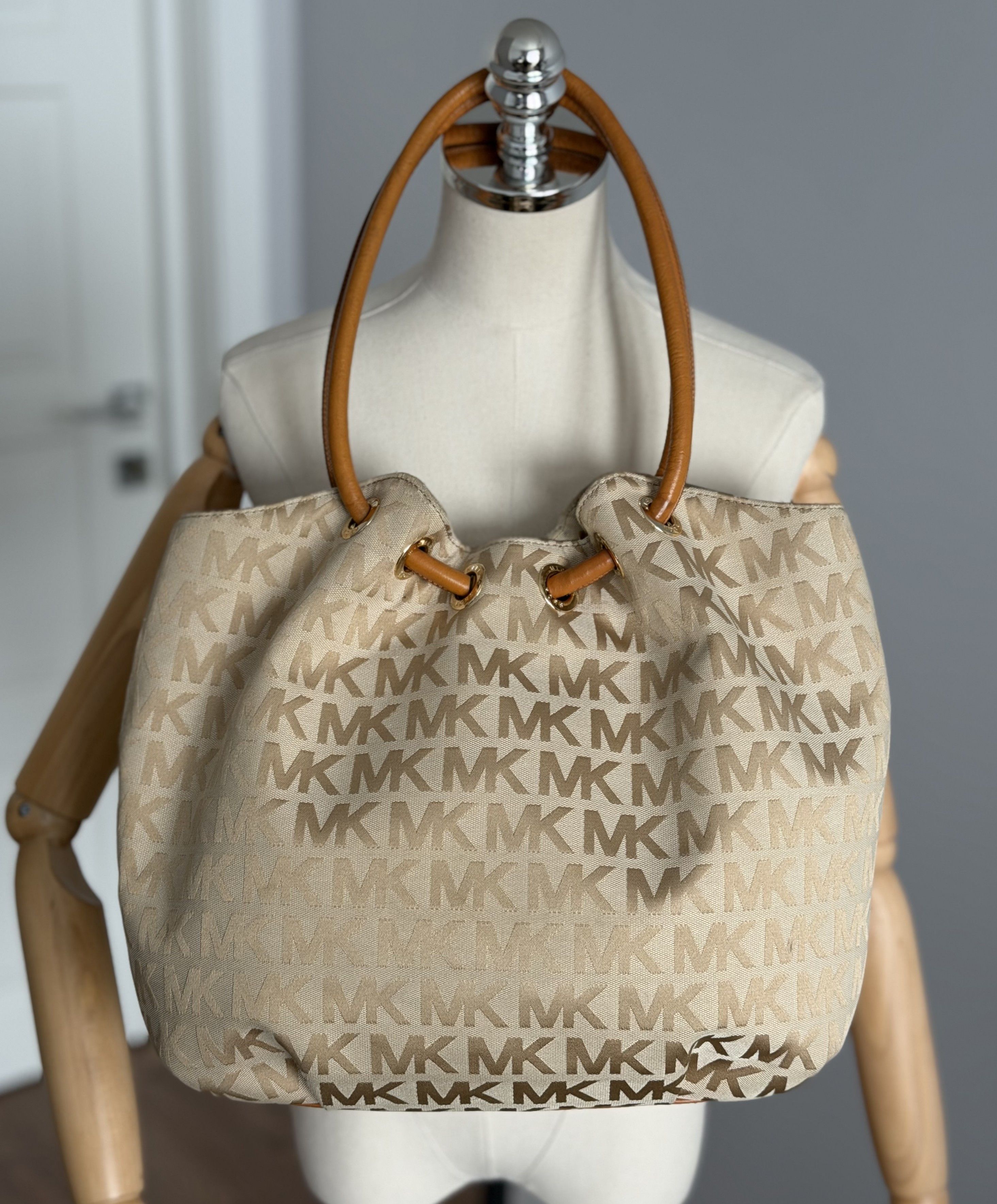 Michael Kors MICHAEL KORS Gold MK Logo Monogram Ring Tote Shoulder Bag Size ONE SIZE - 11 Thumbnail